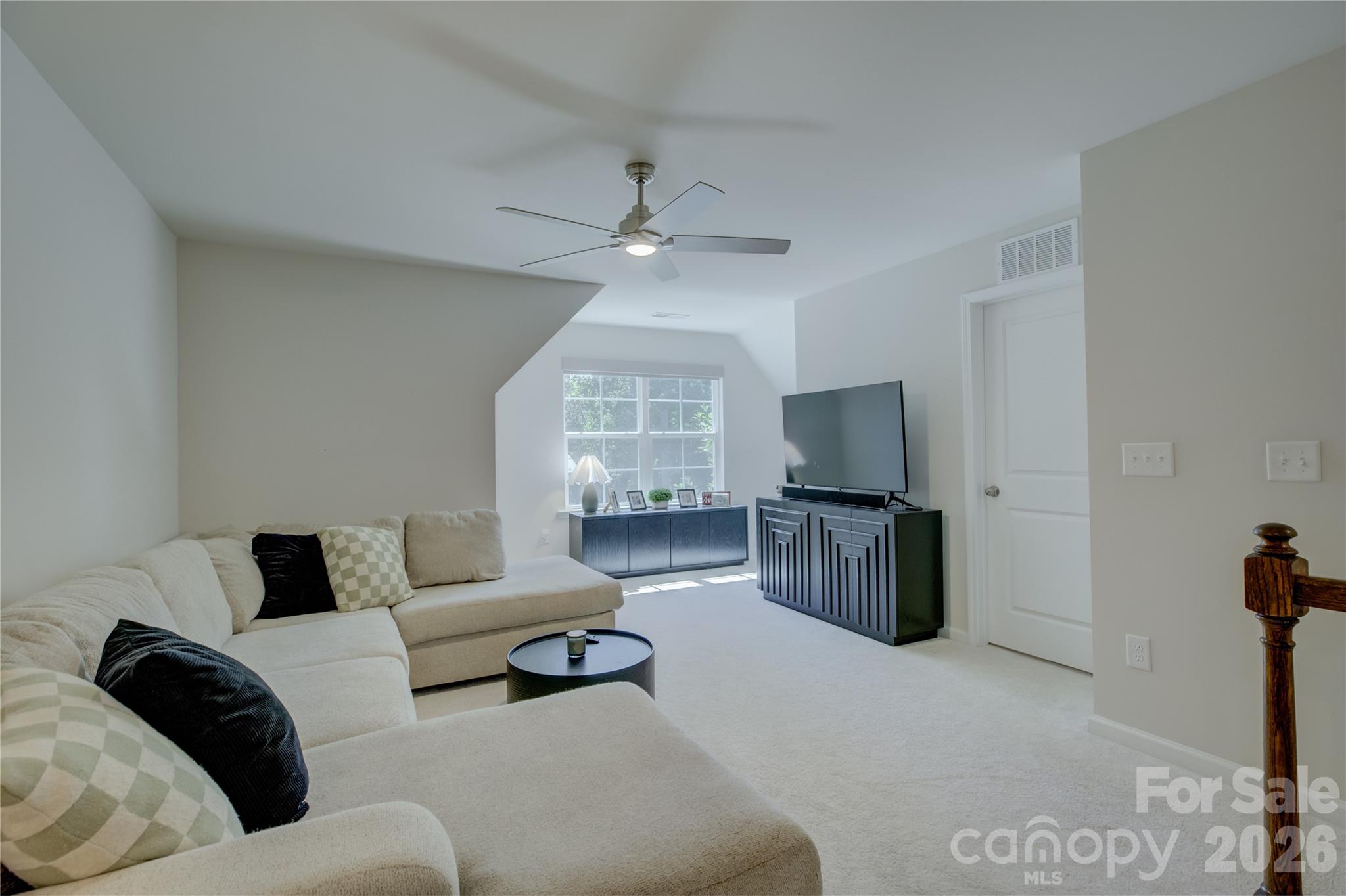 17812 New Mark Avenue Property Photo 20