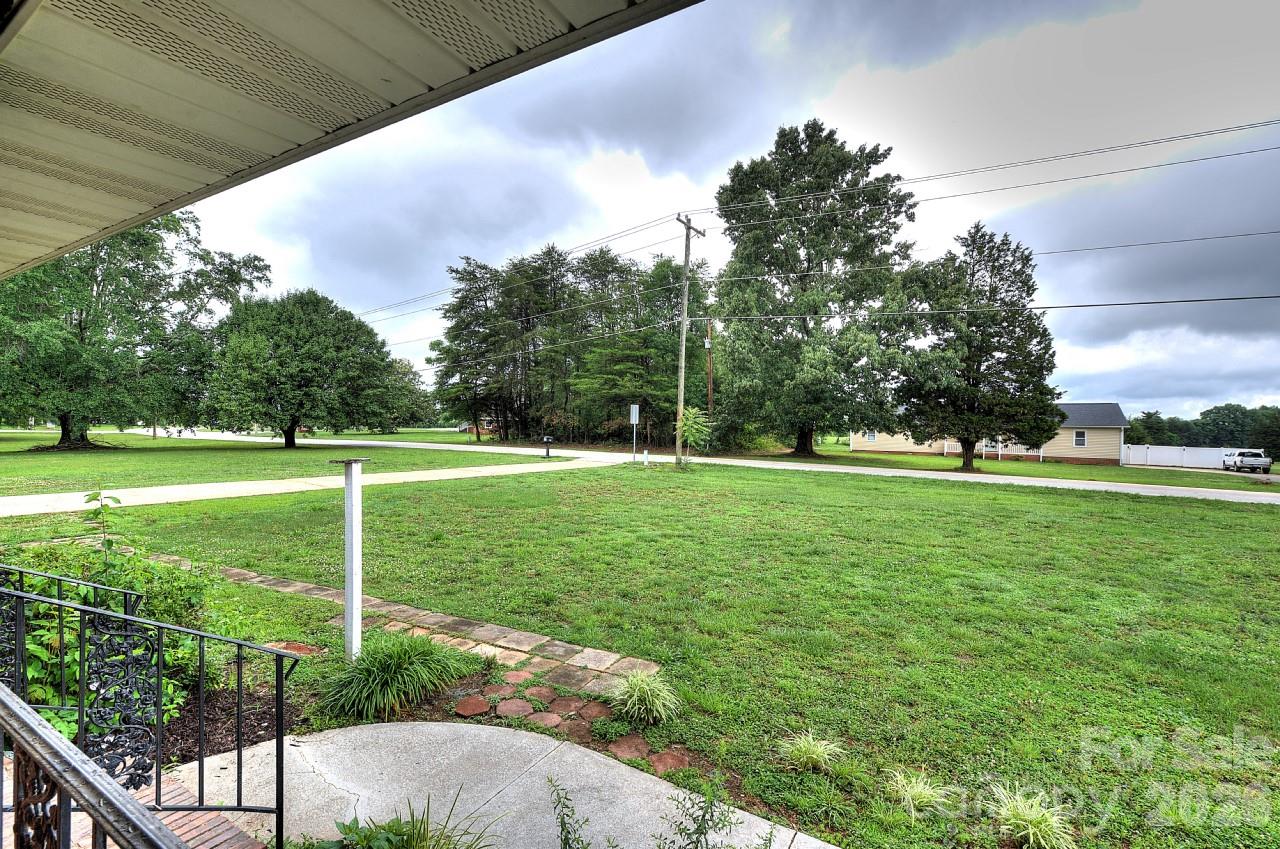 1195 Holly Springs Road Property Photo 3