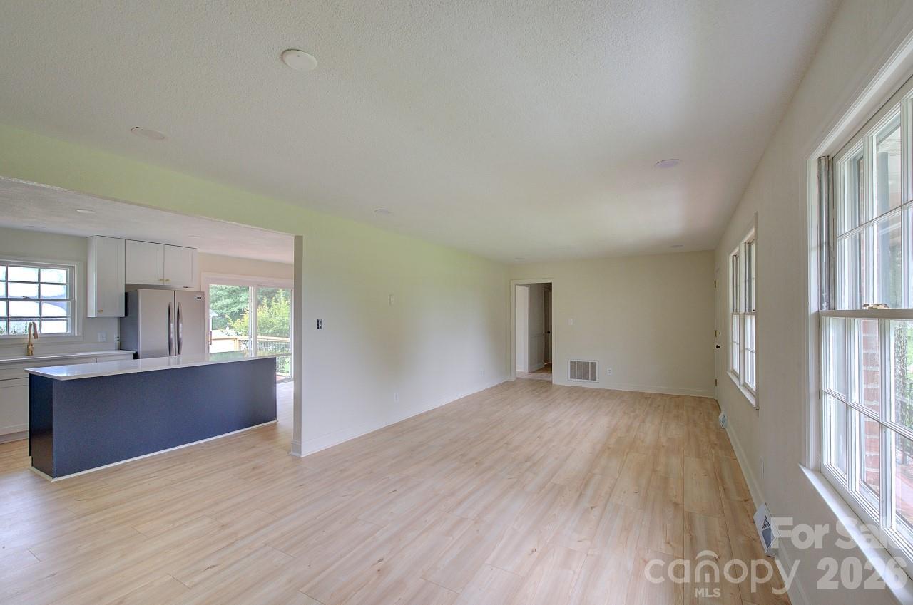 1195 Holly Springs Road Property Photo 6