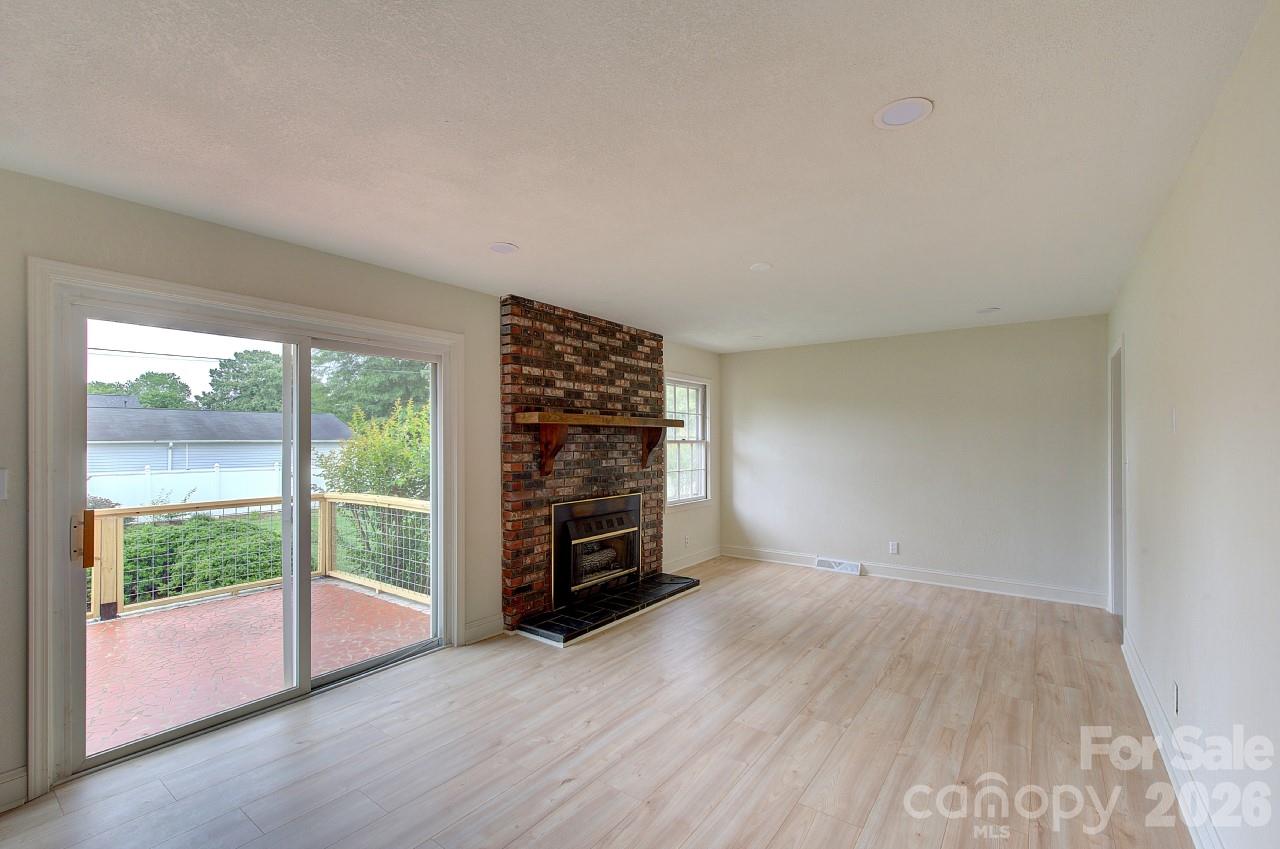 1195 Holly Springs Road Property Photo 12