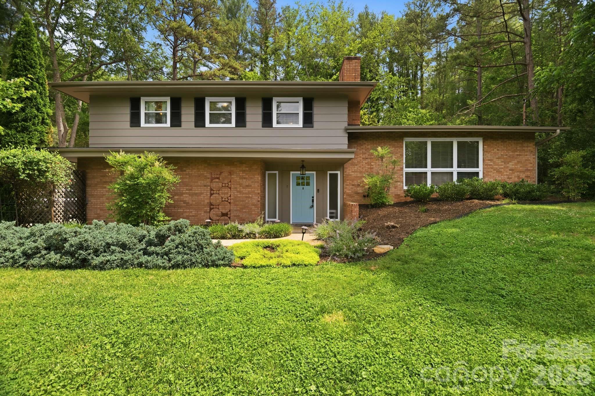 7 Woodbury Road Property Photo 1