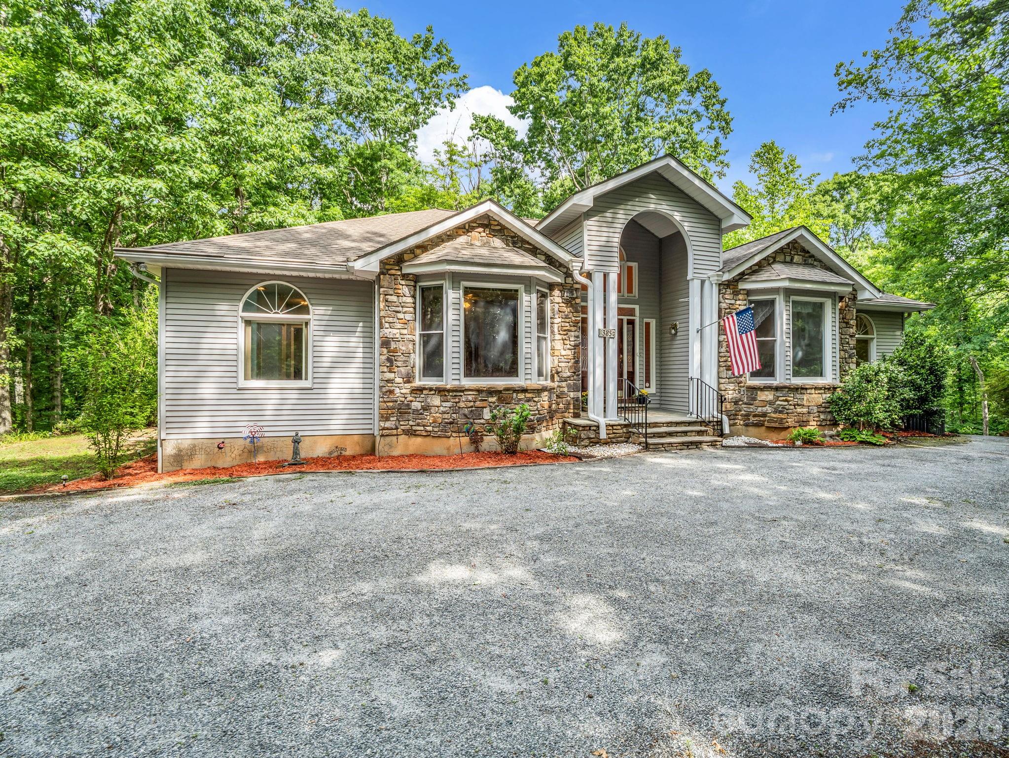 385 Park Street Property Photo 1