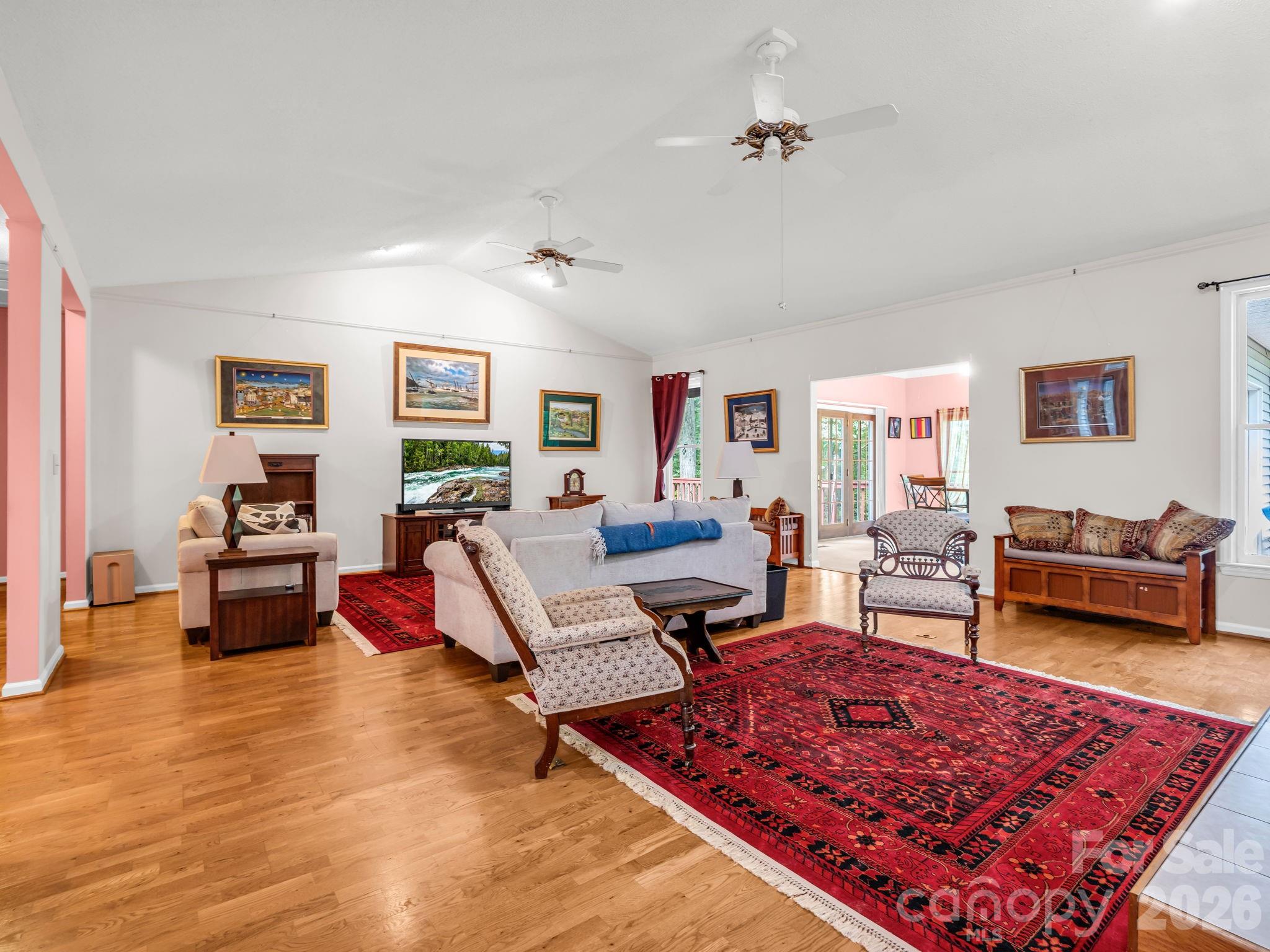 385 Park Street Property Photo 5