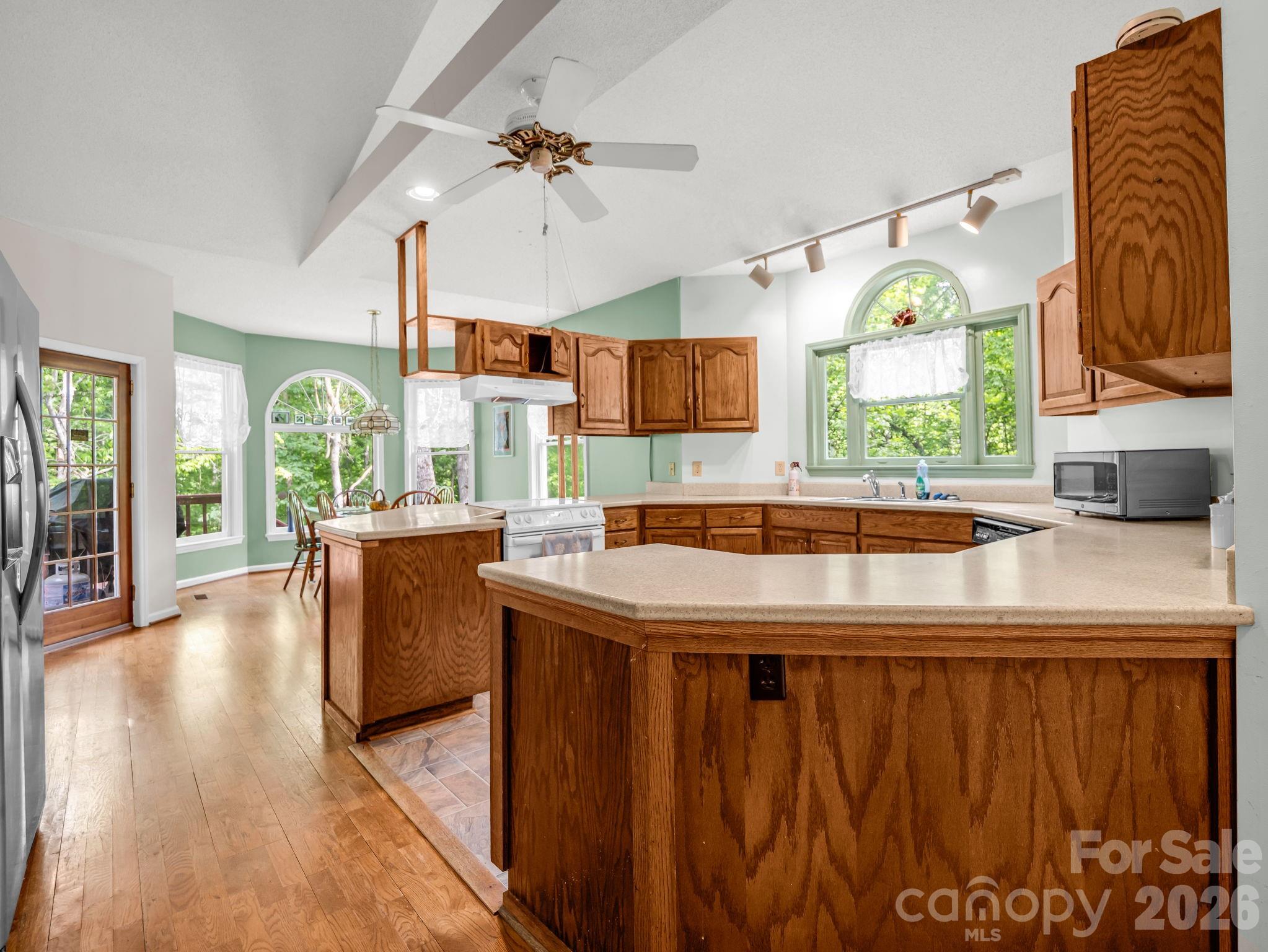 385 Park Street Property Photo 12