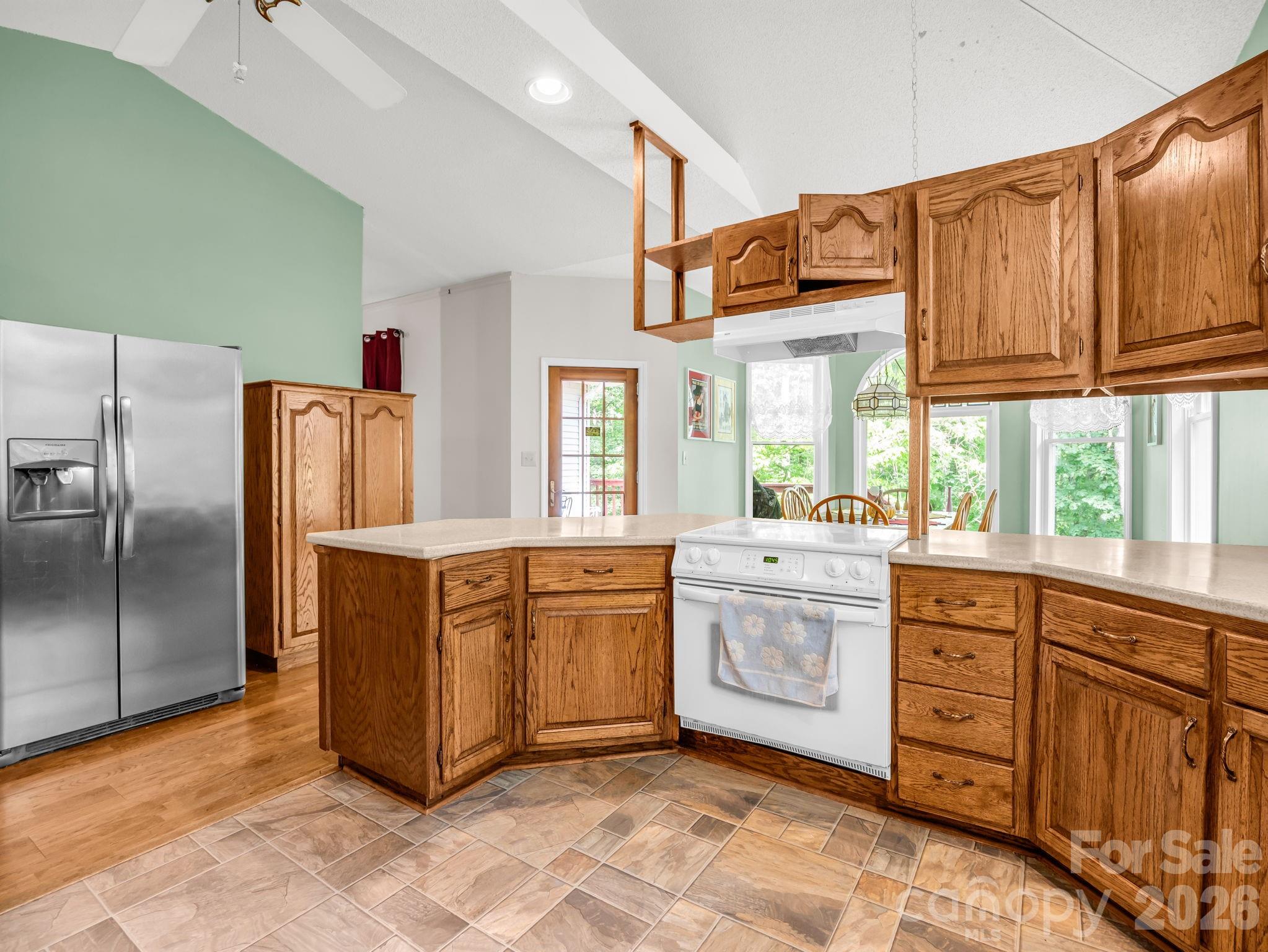 385 Park Street Property Photo 14