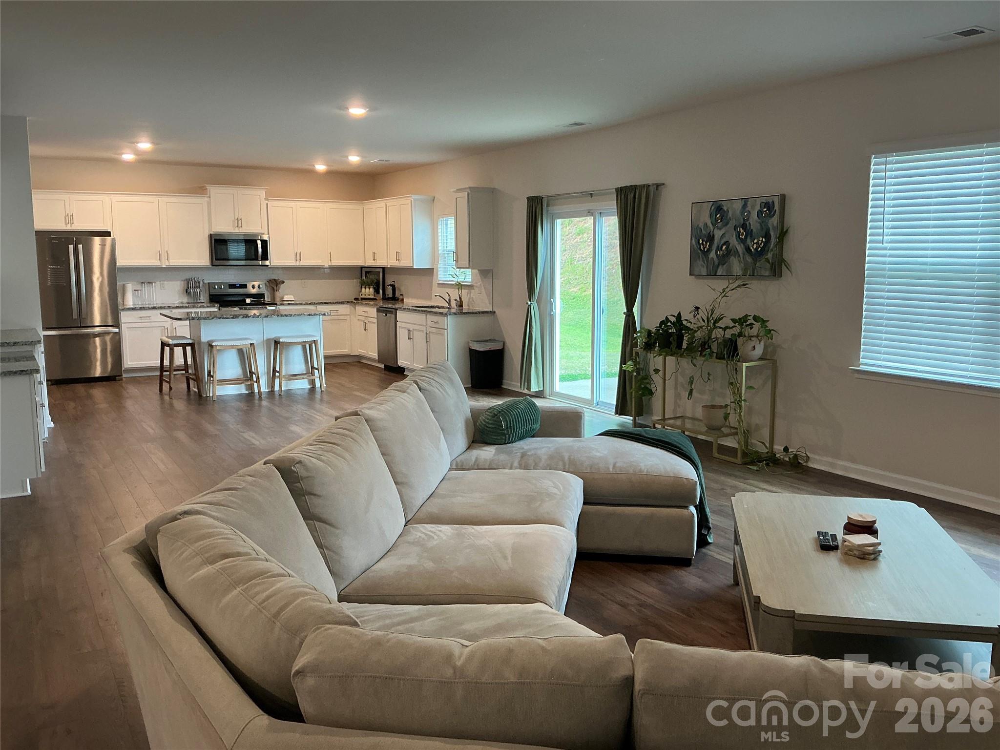 534 Yellow Birch Drive Property Photo 6