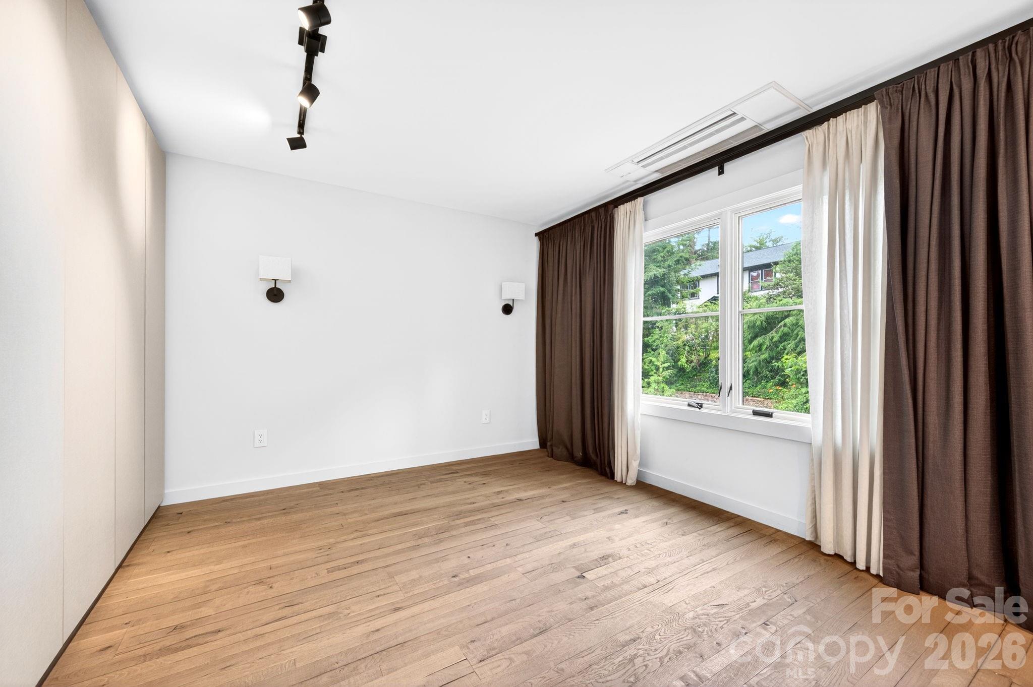 48 Woodvale Avenue Property Photo 28