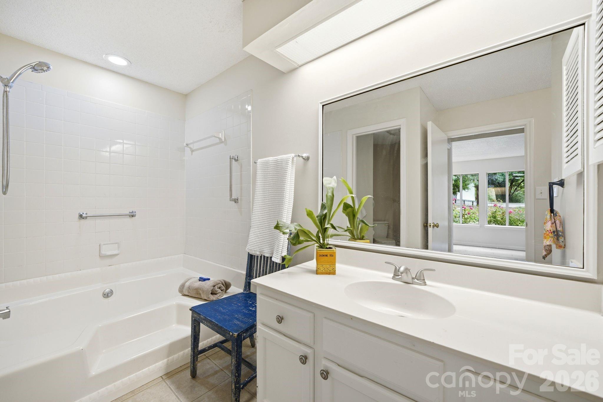 2500 #a Stradbrook Drive Property Photo 17