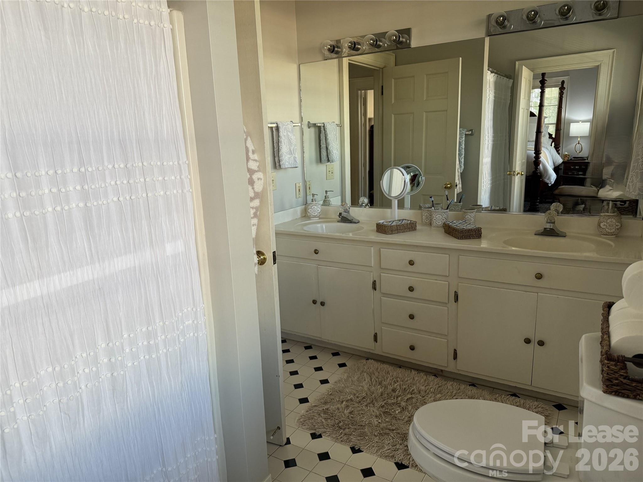 204 Kings Mountain Street Property Photo 9