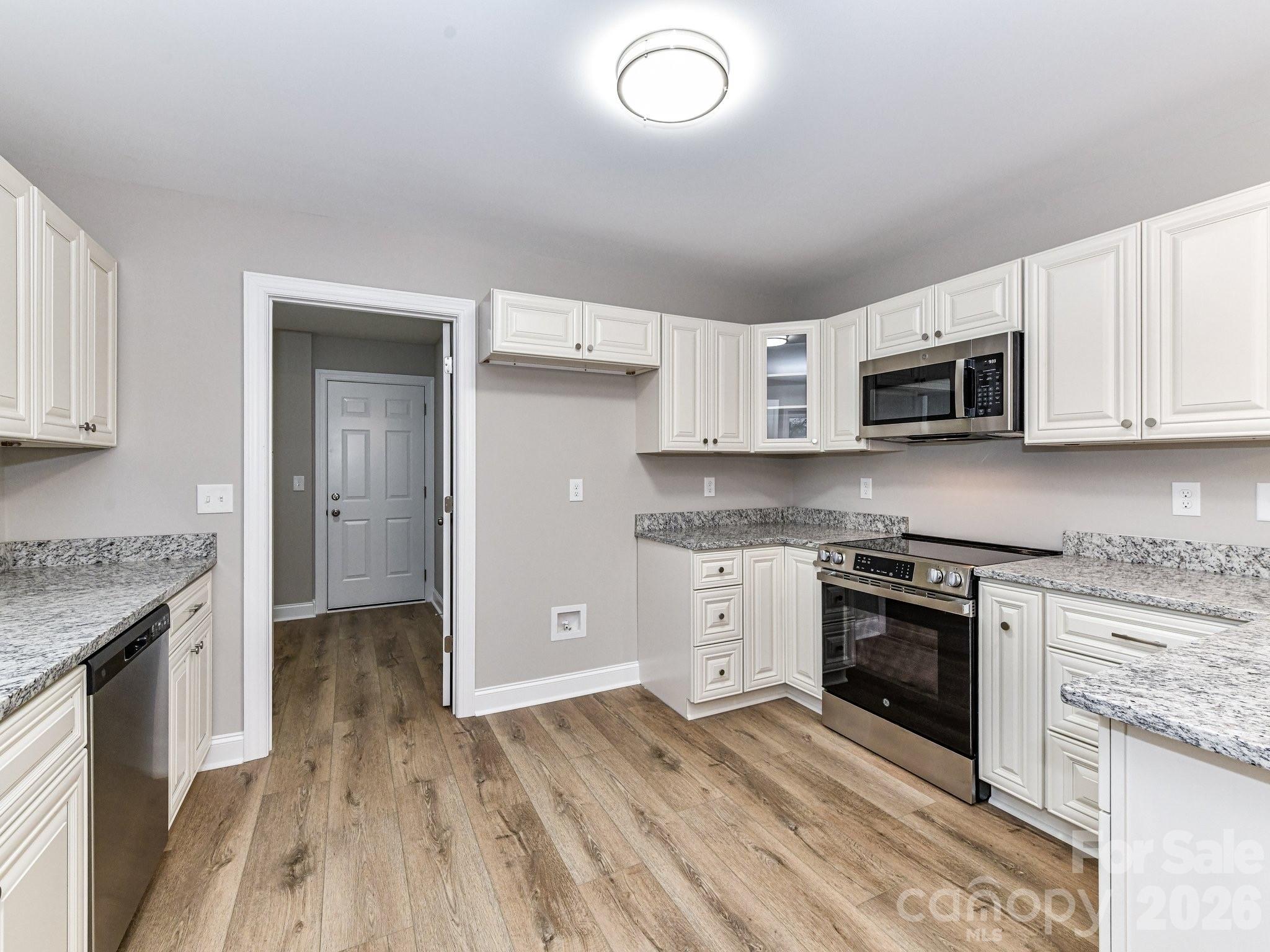 573 Wade Road Property Photo 4
