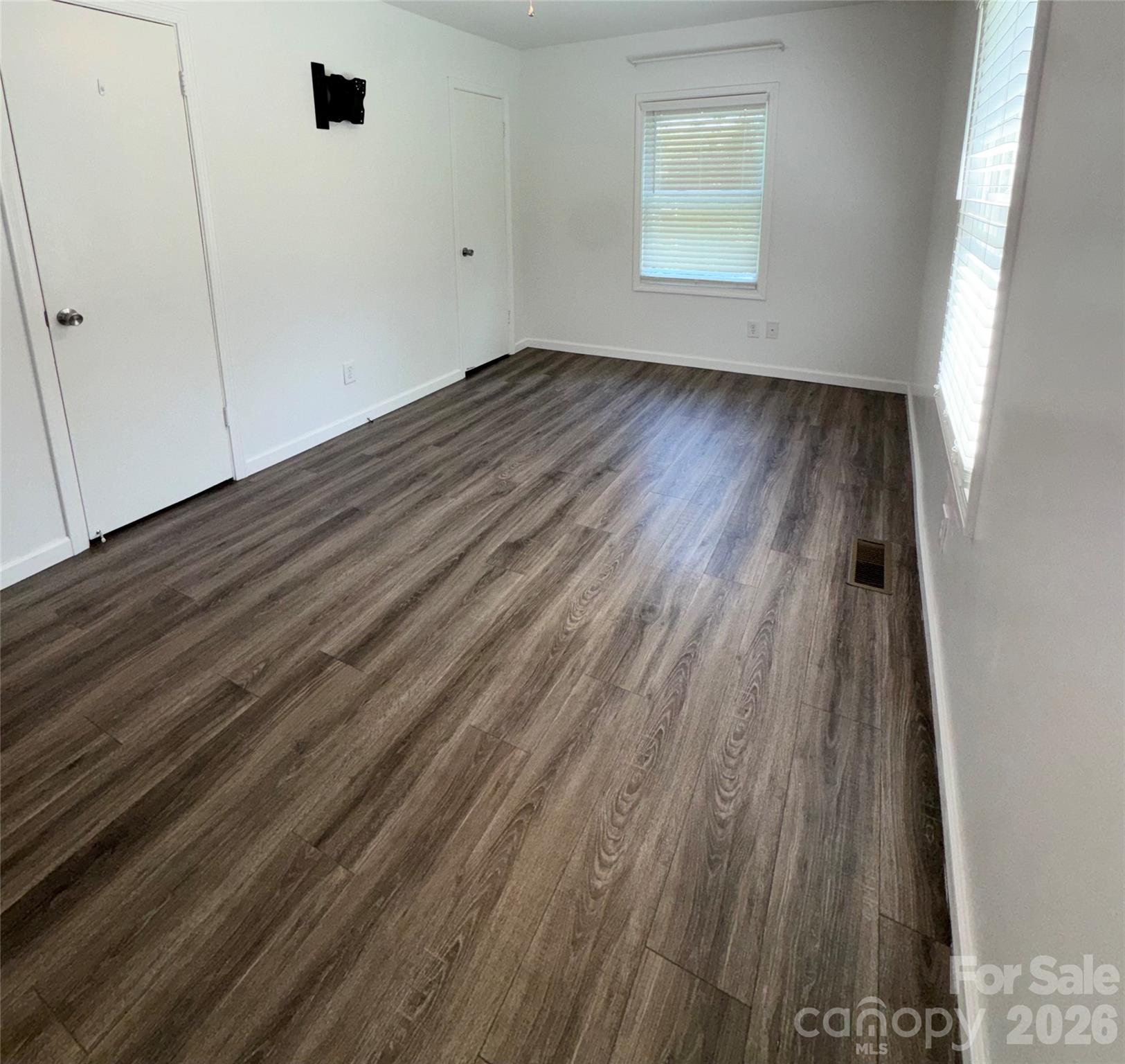 84 E Hunt Drive Property Photo 9