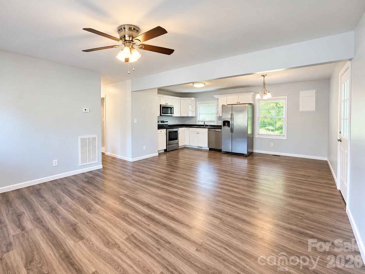 84 E Hunt Drive Property Photo 17