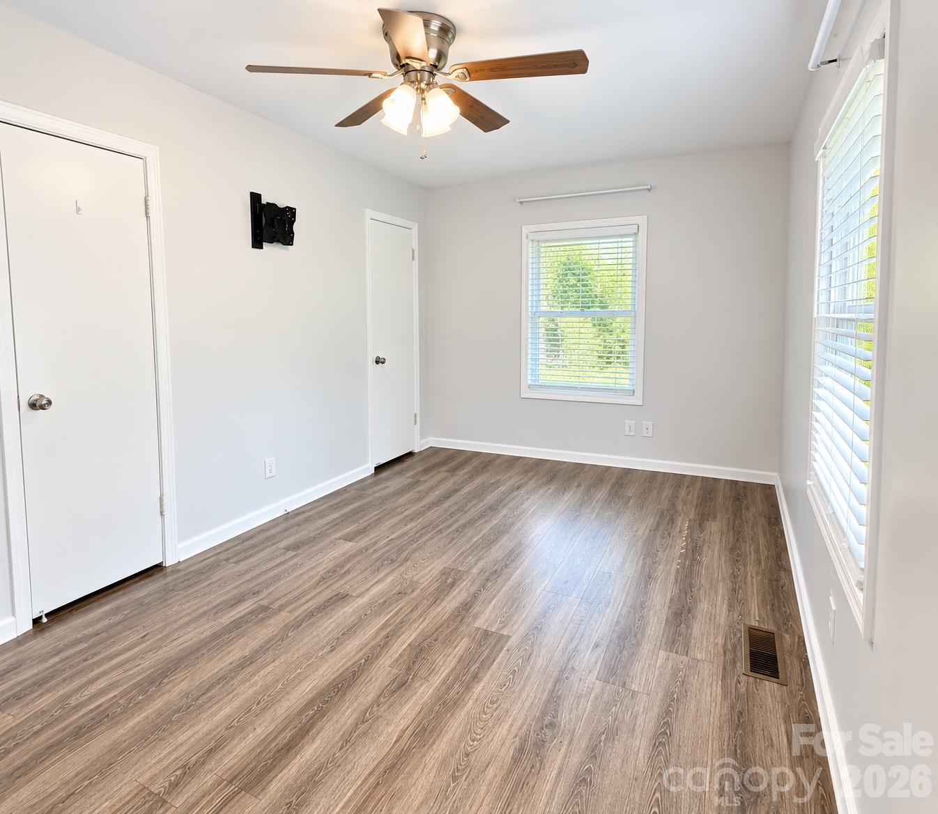 84 E Hunt Drive Property Photo 18