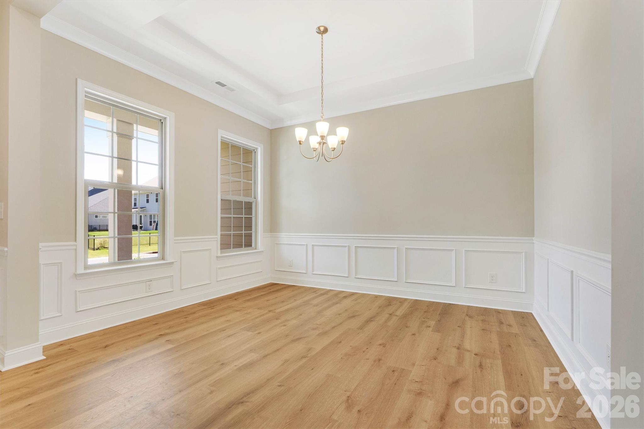 8091 Woodline Lane Property Photo 4