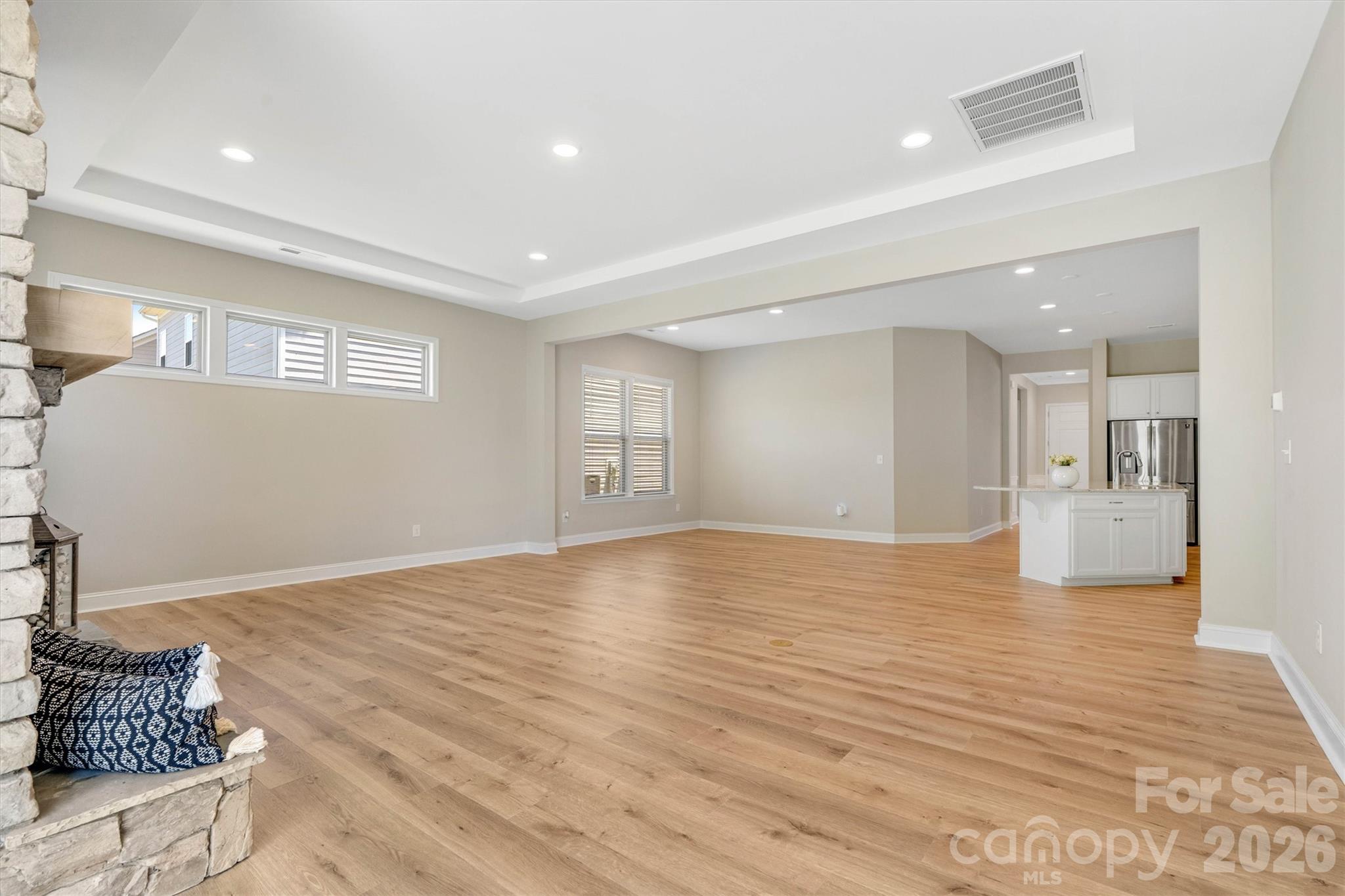 8091 Woodline Lane Property Photo 9