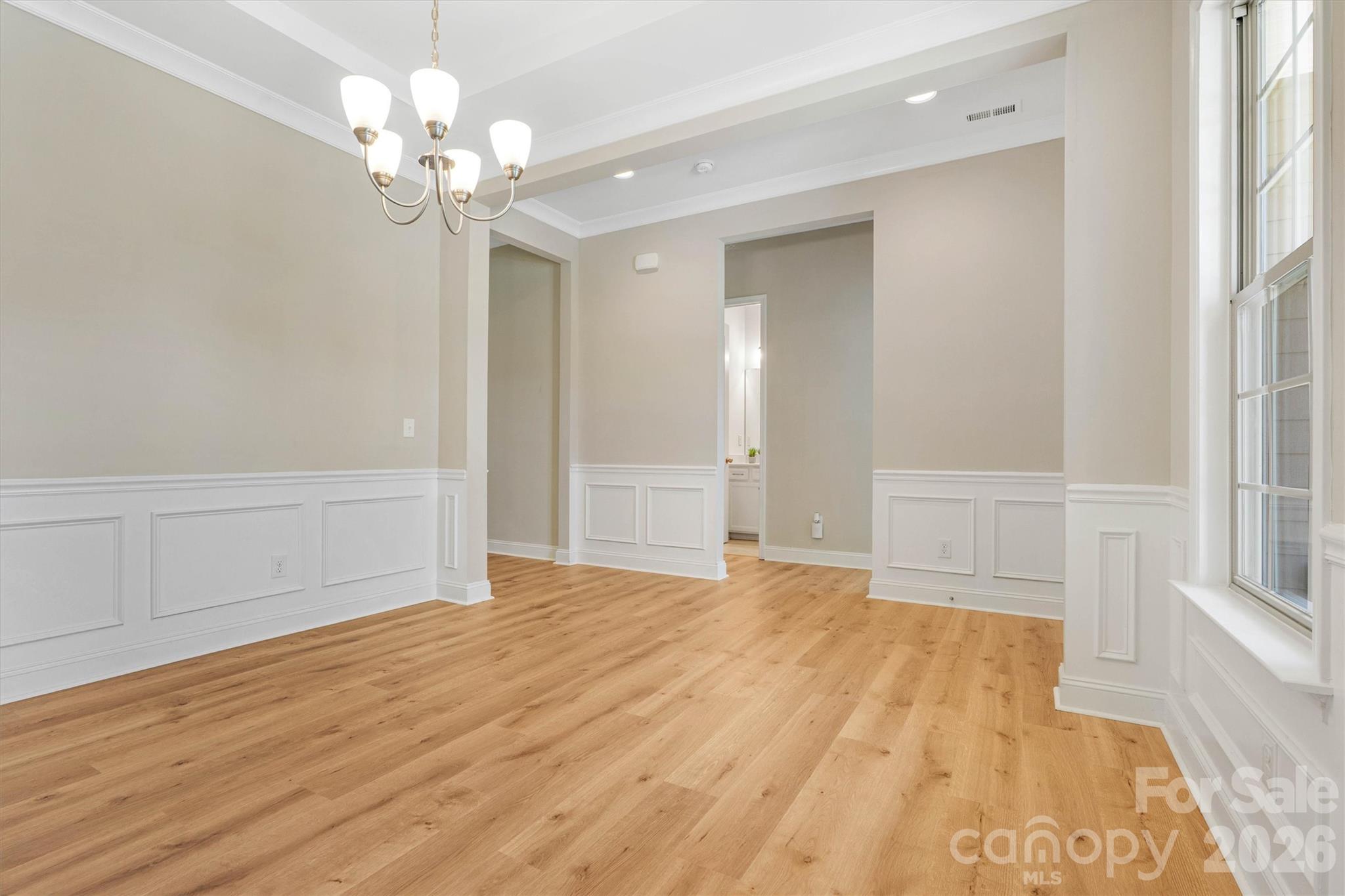 8091 Woodline Lane Property Photo 11