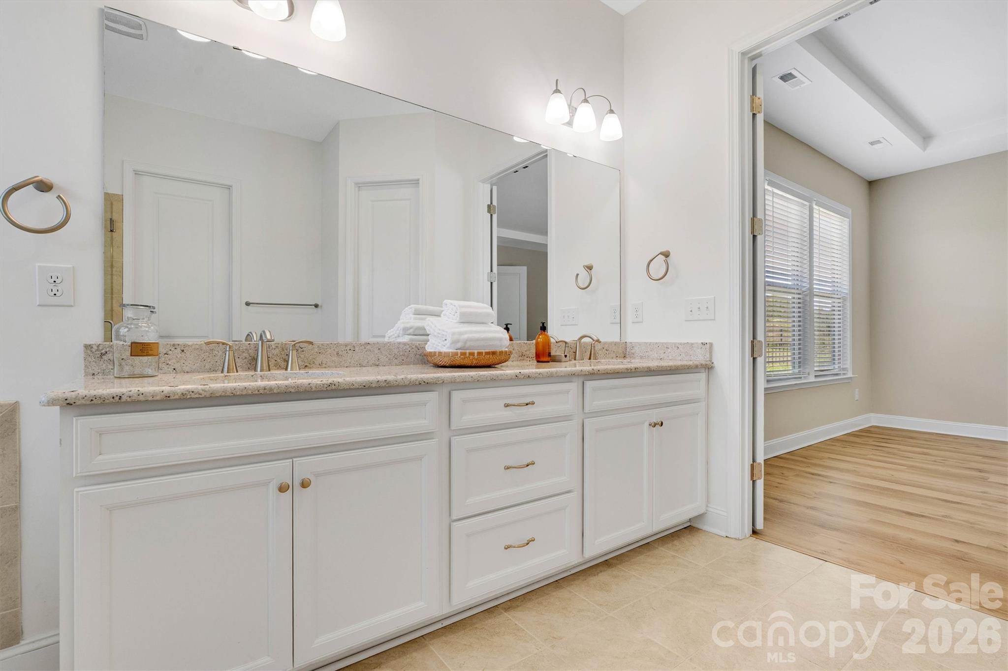 8091 Woodline Lane Property Photo 22