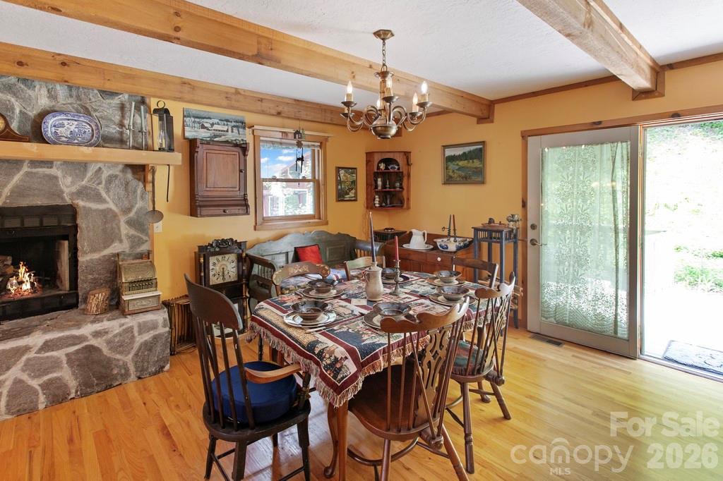 31 Valley Cove Place Property Photo 4