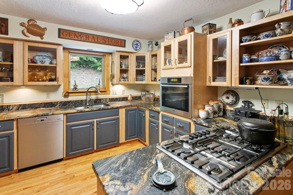 31 Valley Cove Place Property Photo 8