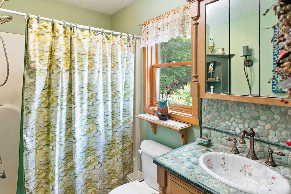 31 Valley Cove Place Property Photo 12