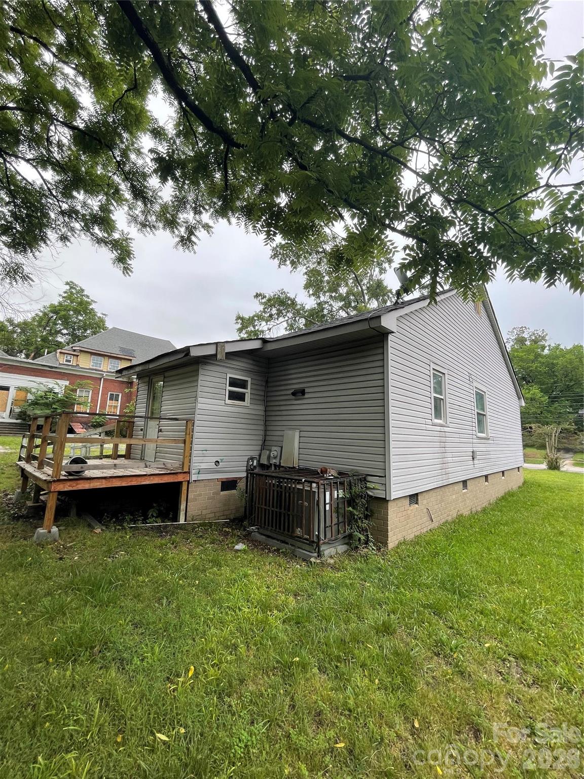 922 N Main Street Property Photo 6