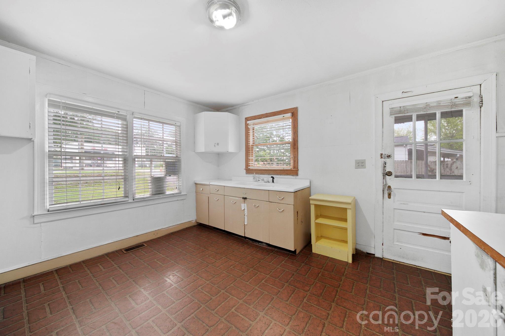 1109 Union Road Property Photo 9
