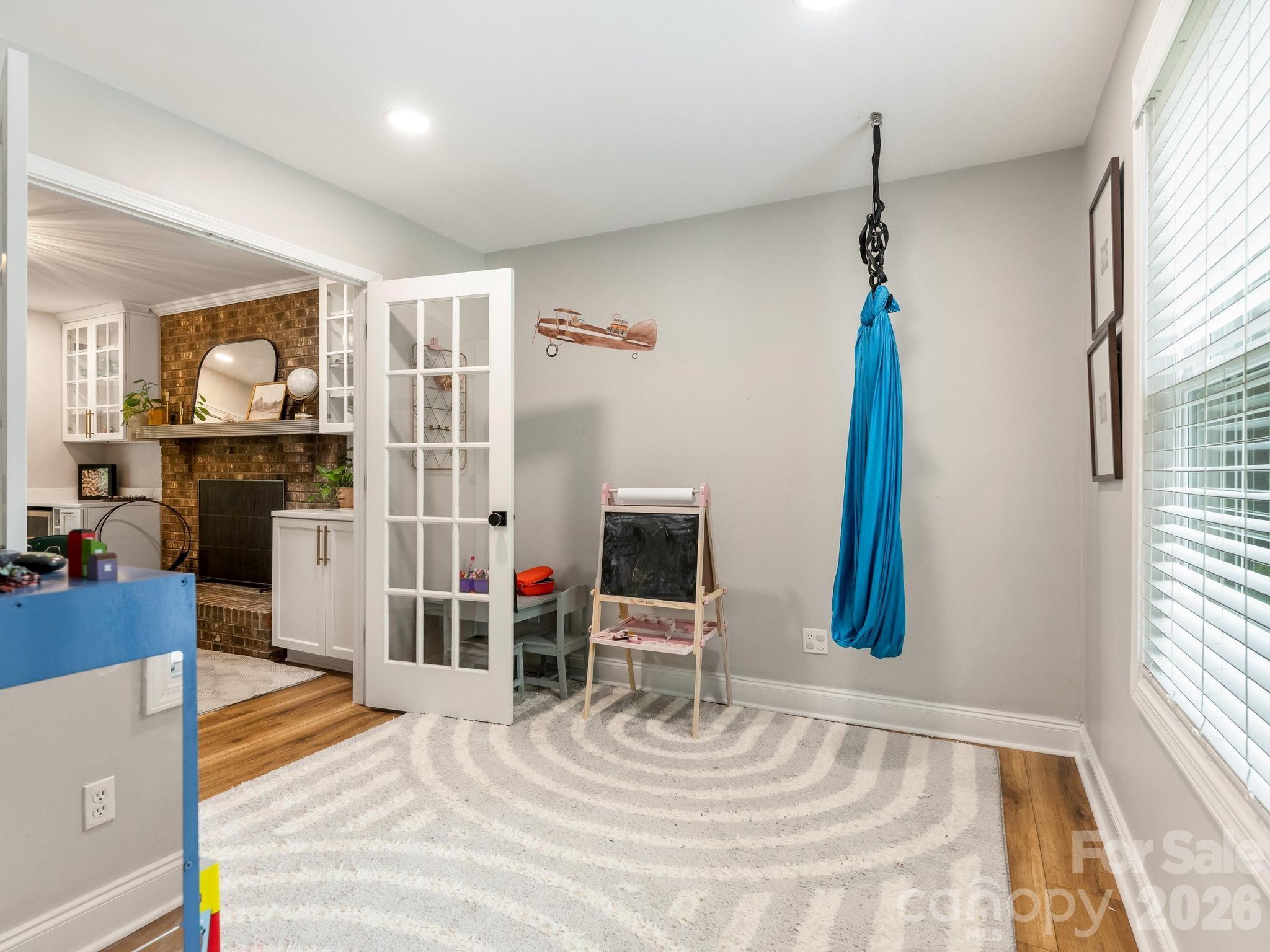 6801 Rollingridge Drive Property Photo 11