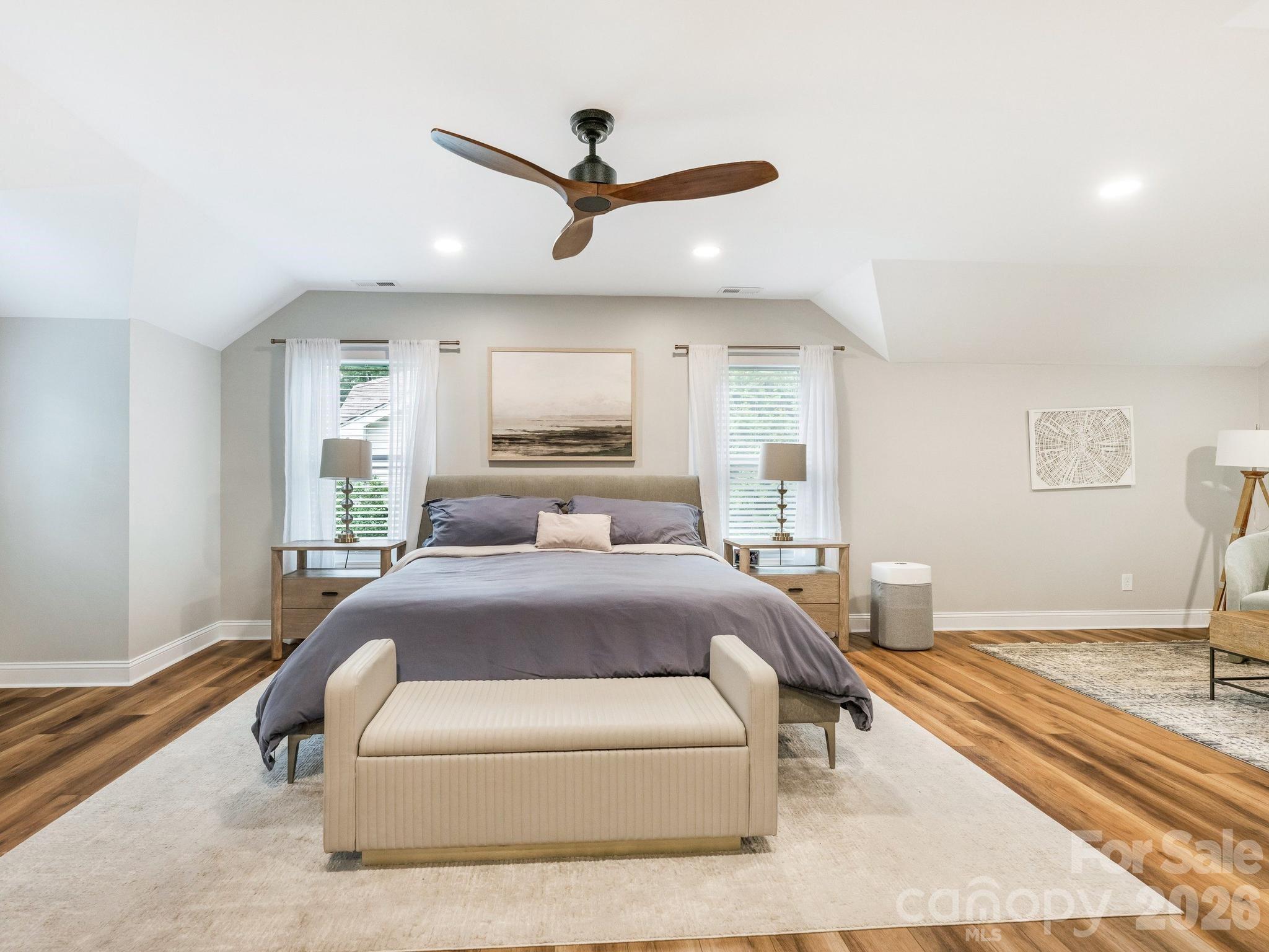 6801 Rollingridge Drive Property Photo 15