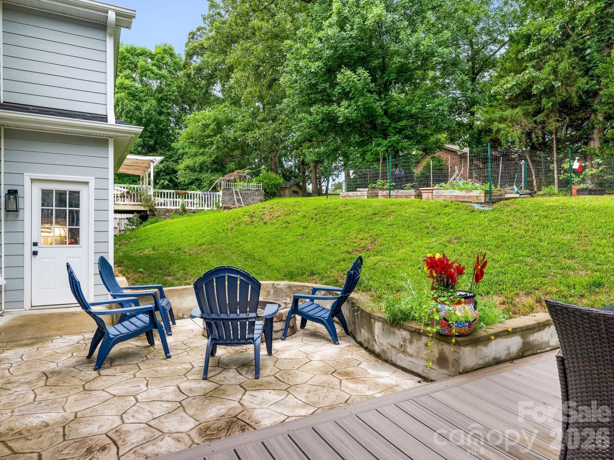 6801 Rollingridge Drive Property Photo 28