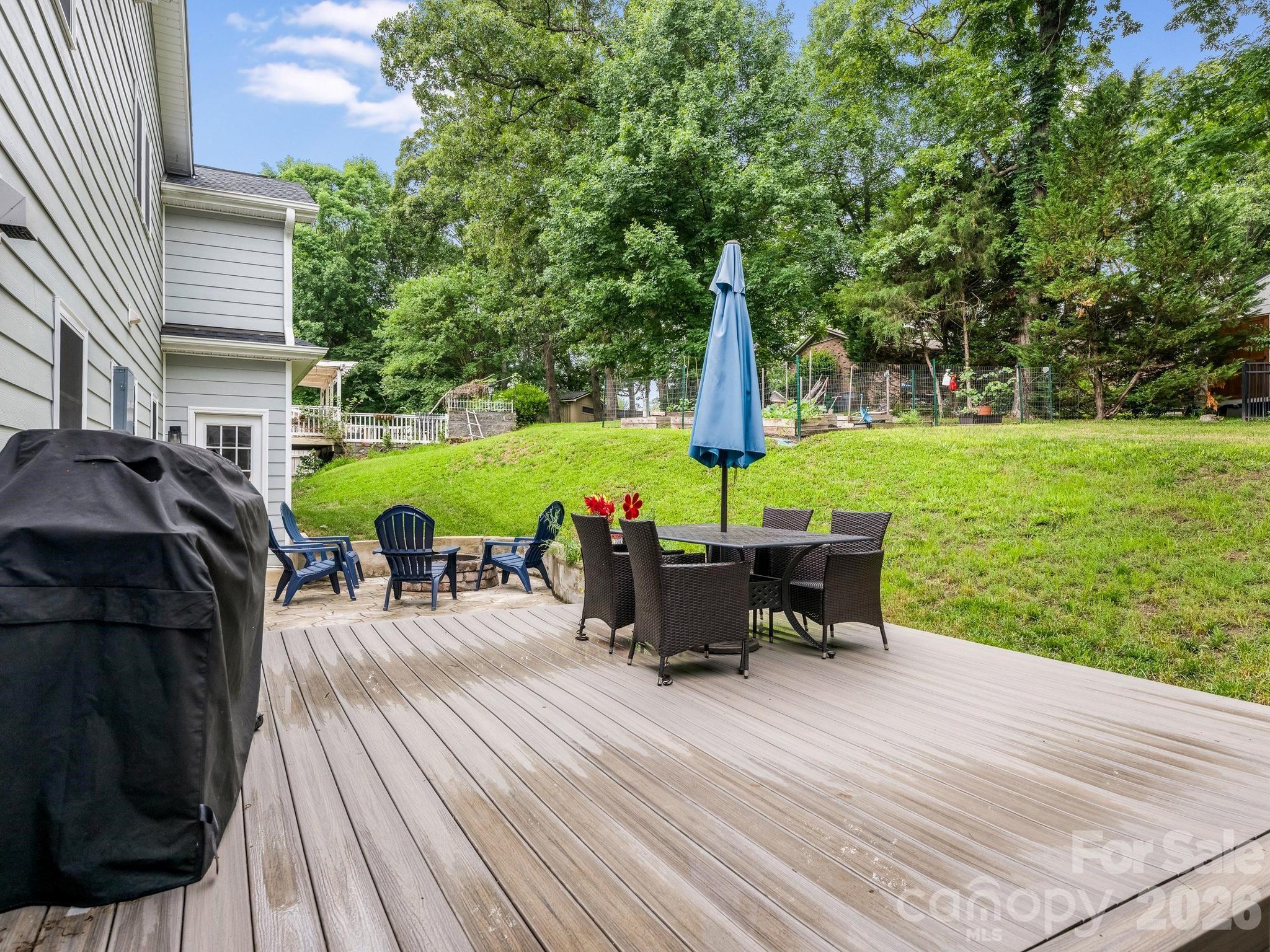 6801 Rollingridge Drive Property Photo 29