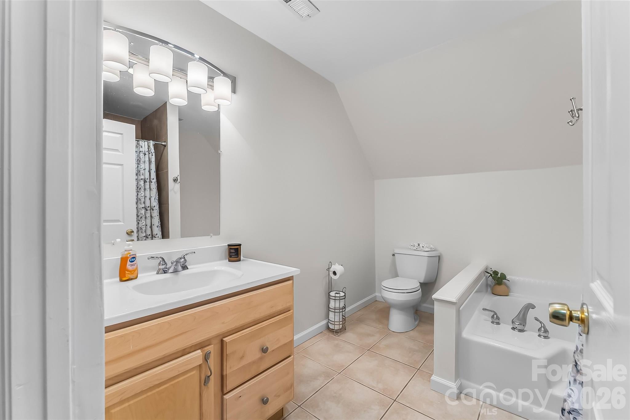 70 Heslar Way Property Photo 40