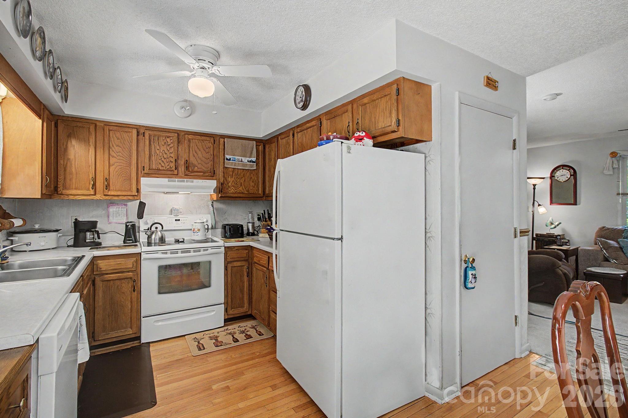 175 Pine Cove Lane Property Photo 3