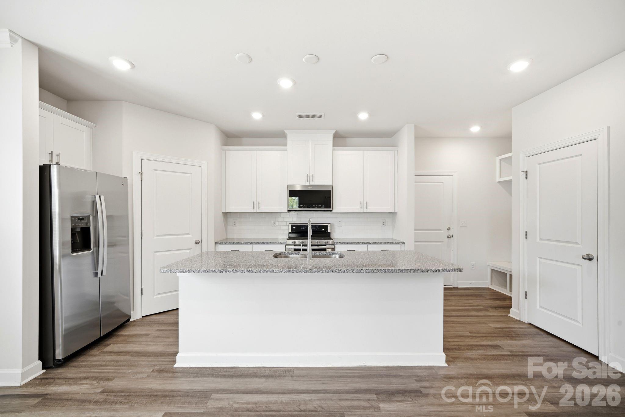 518 Nixon Road Property Photo 6