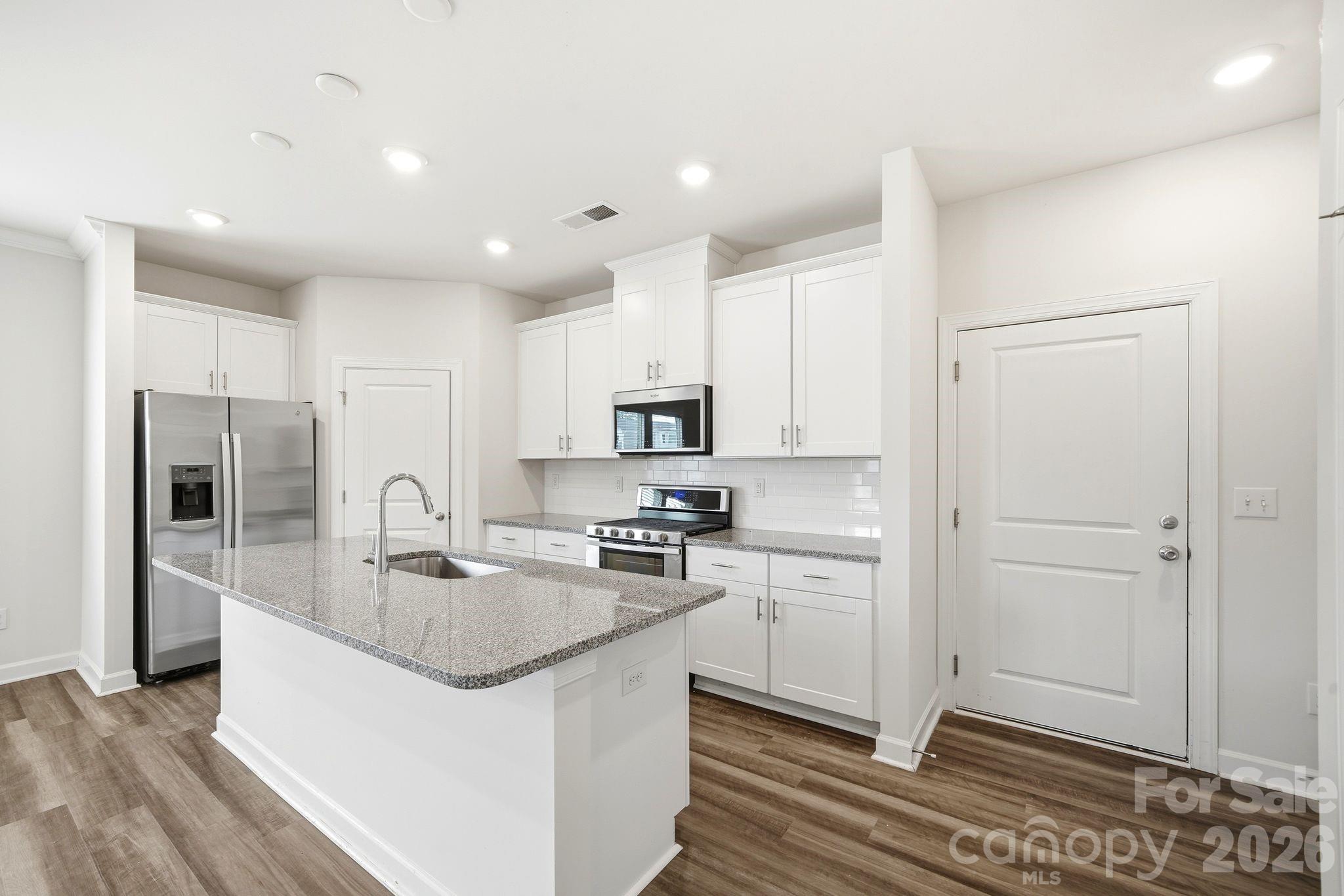 518 Nixon Road Property Photo 7