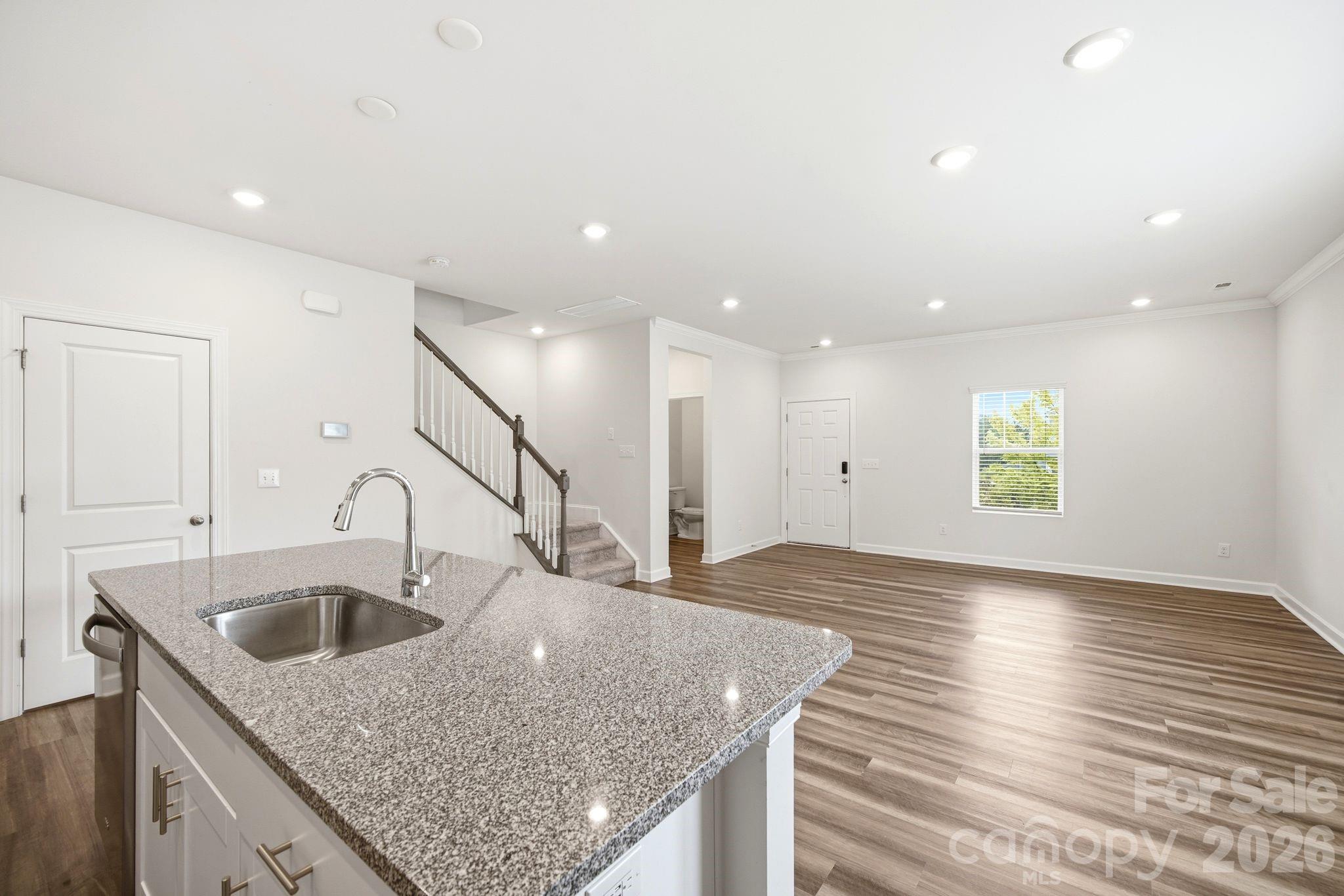 518 Nixon Road Property Photo 8