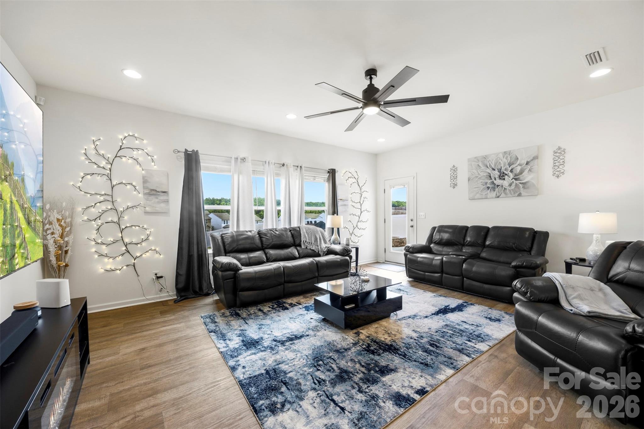 3009 Pinehills Way Property Photo 11