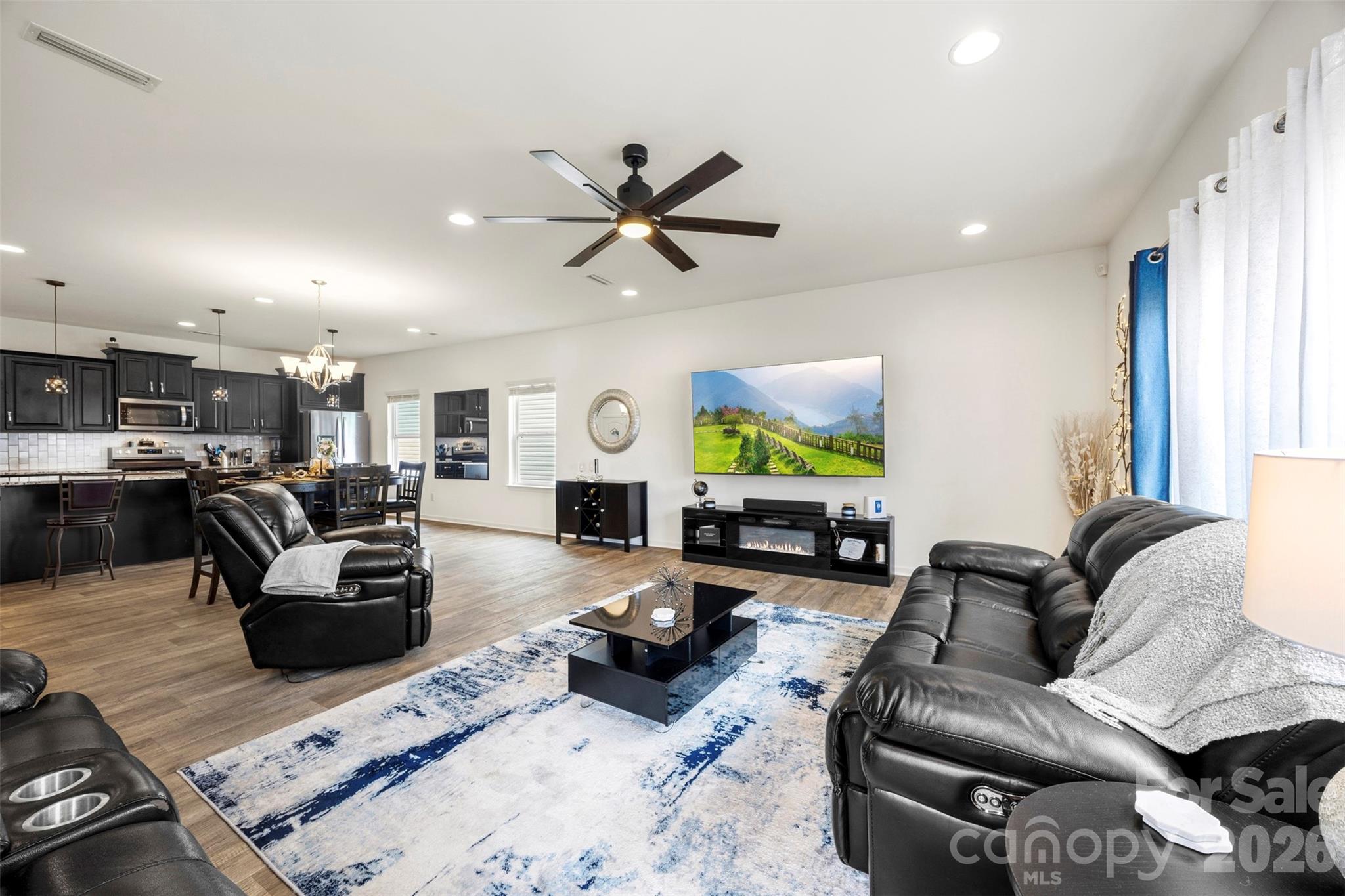 3009 Pinehills Way Property Photo 13