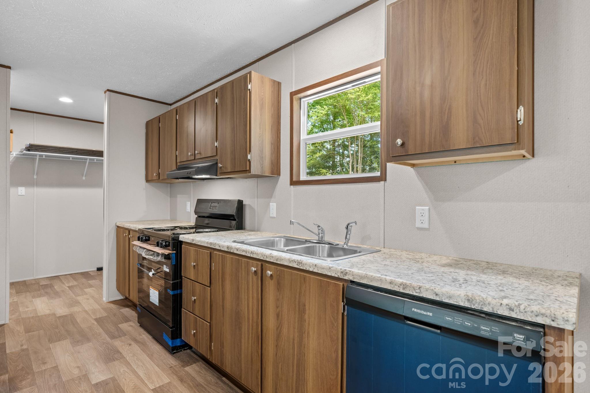 1331 Maiden Wood Circle Property Photo 3