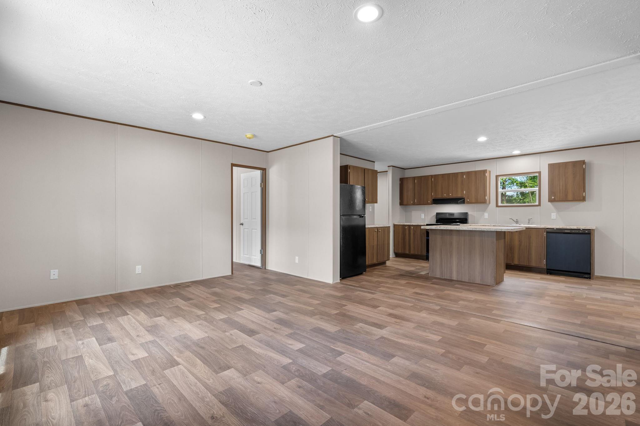 1331 Maiden Wood Circle Property Photo 4