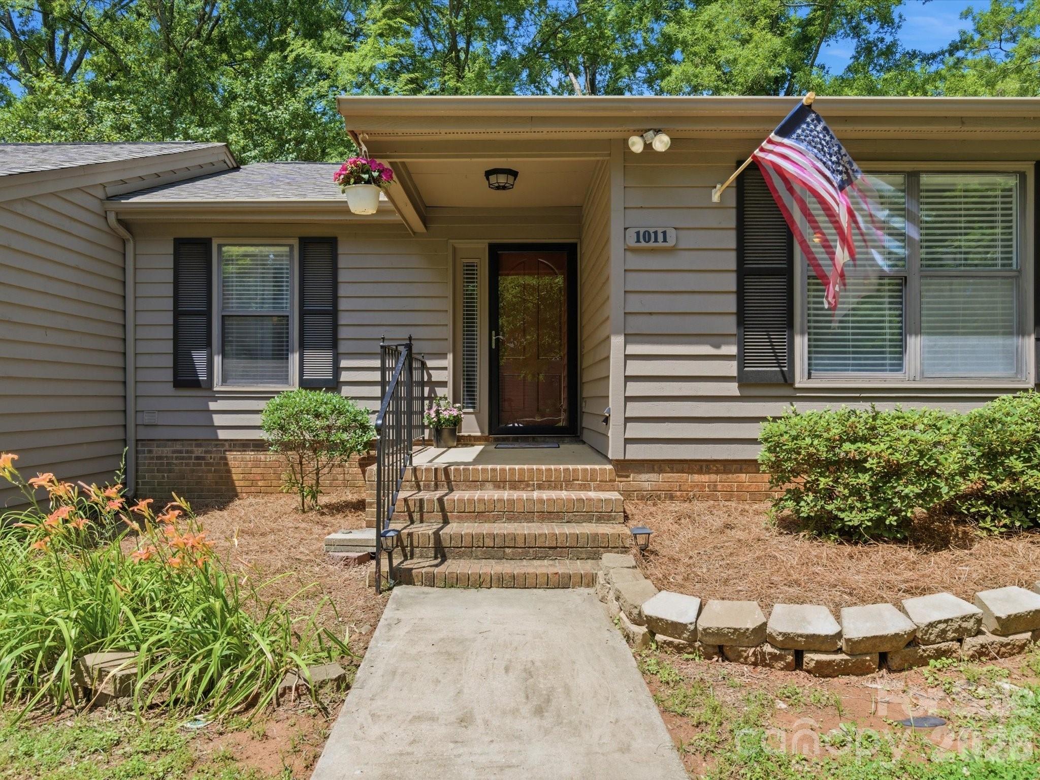 1011 Cranberry Circle Property Photo 1