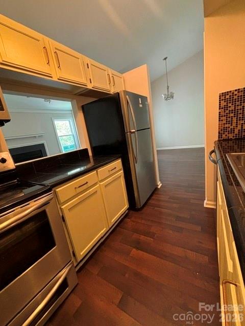 430 Queens Road 632 Property Photo 3