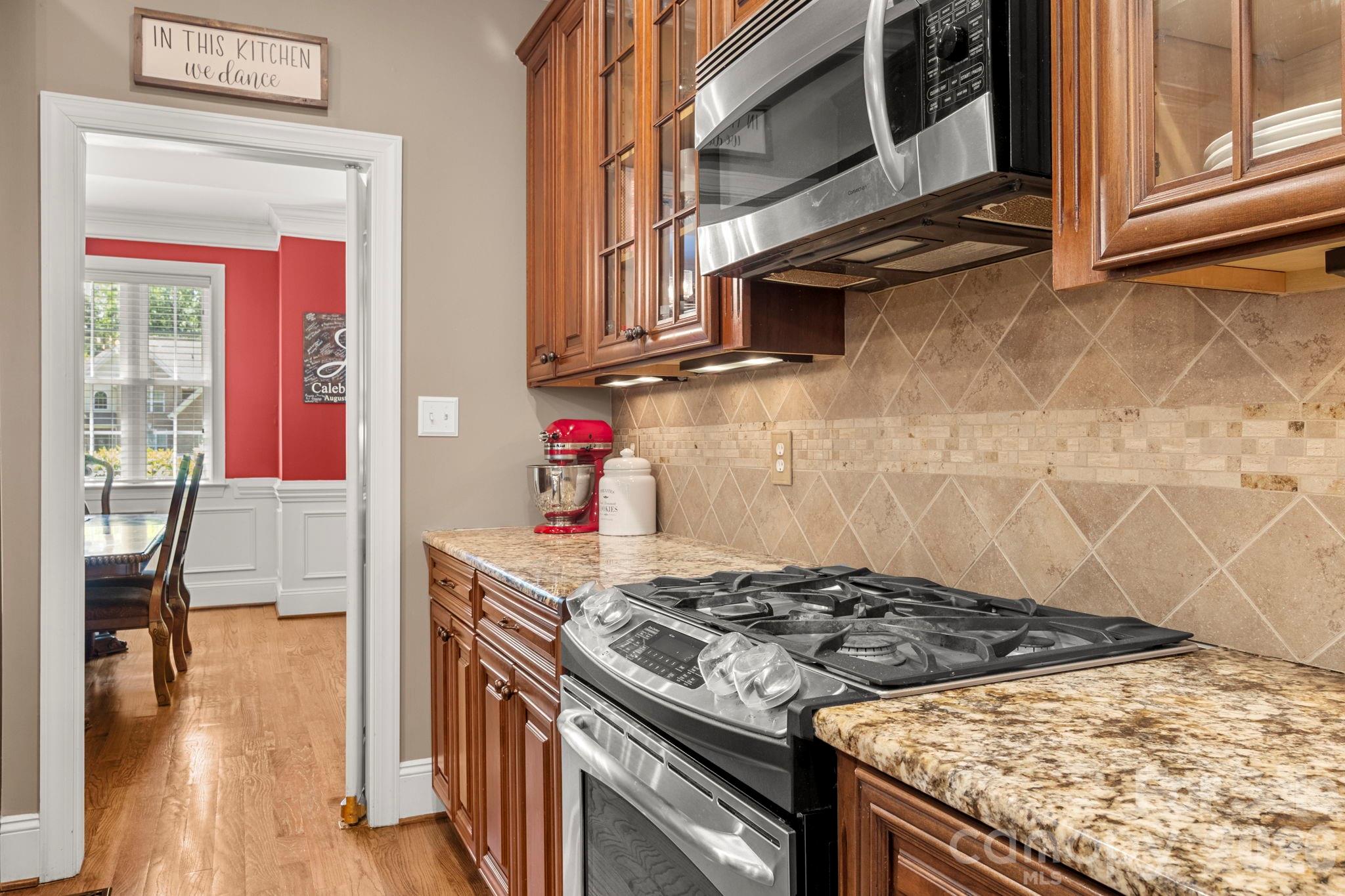 587 Amesbury Drive Property Photo 12