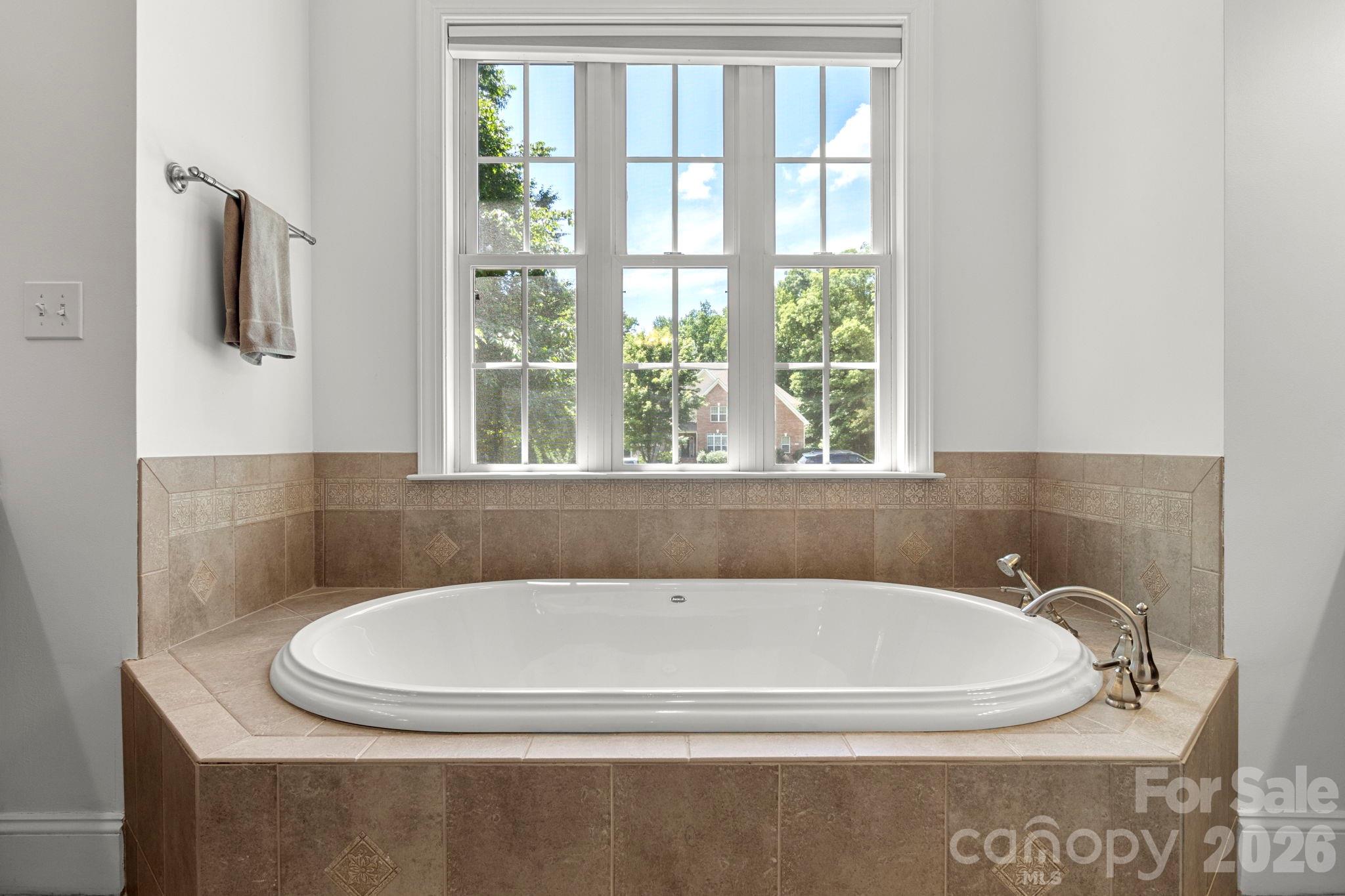 587 Amesbury Drive Property Photo 18