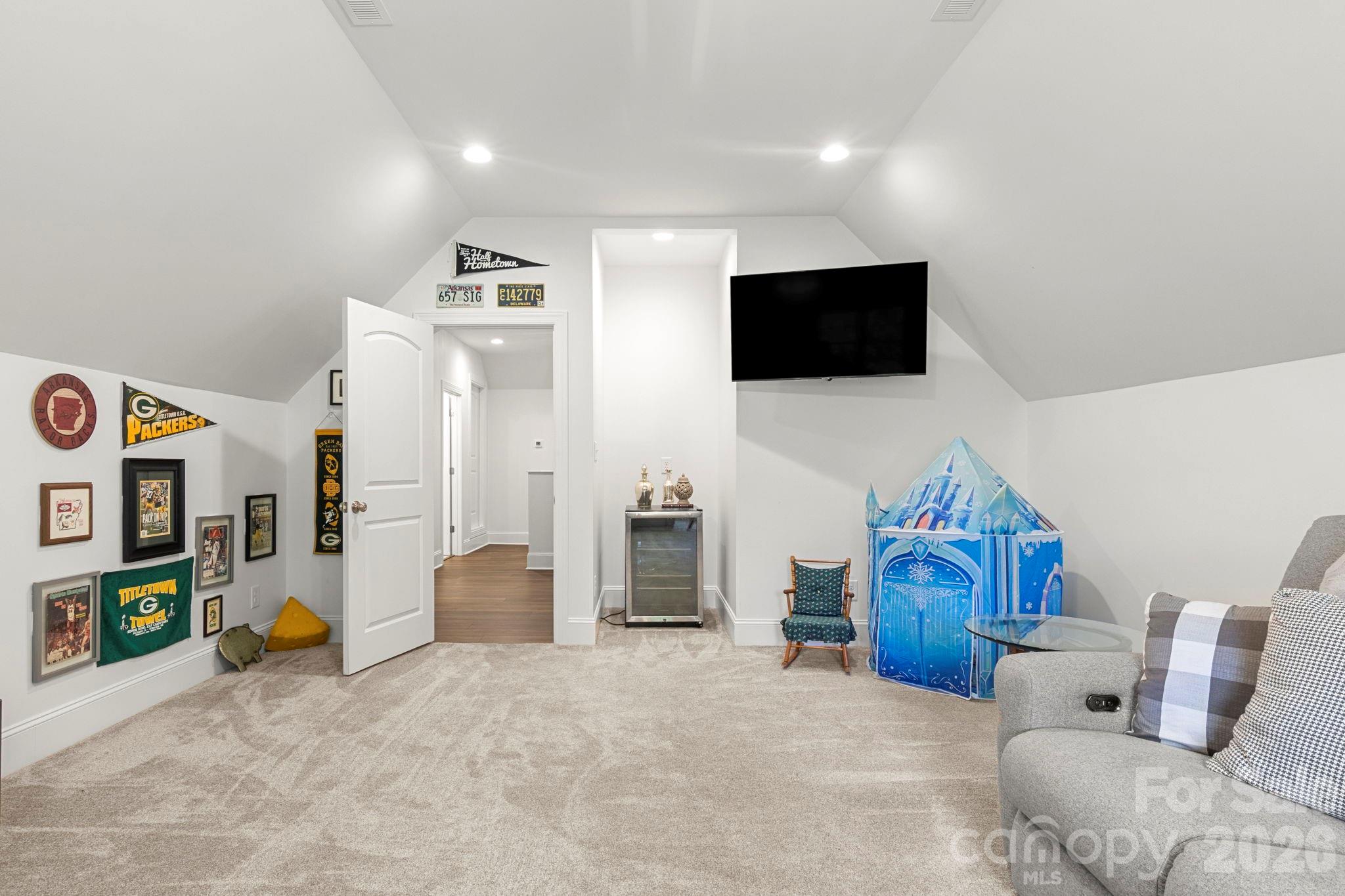 587 Amesbury Drive Property Photo 33