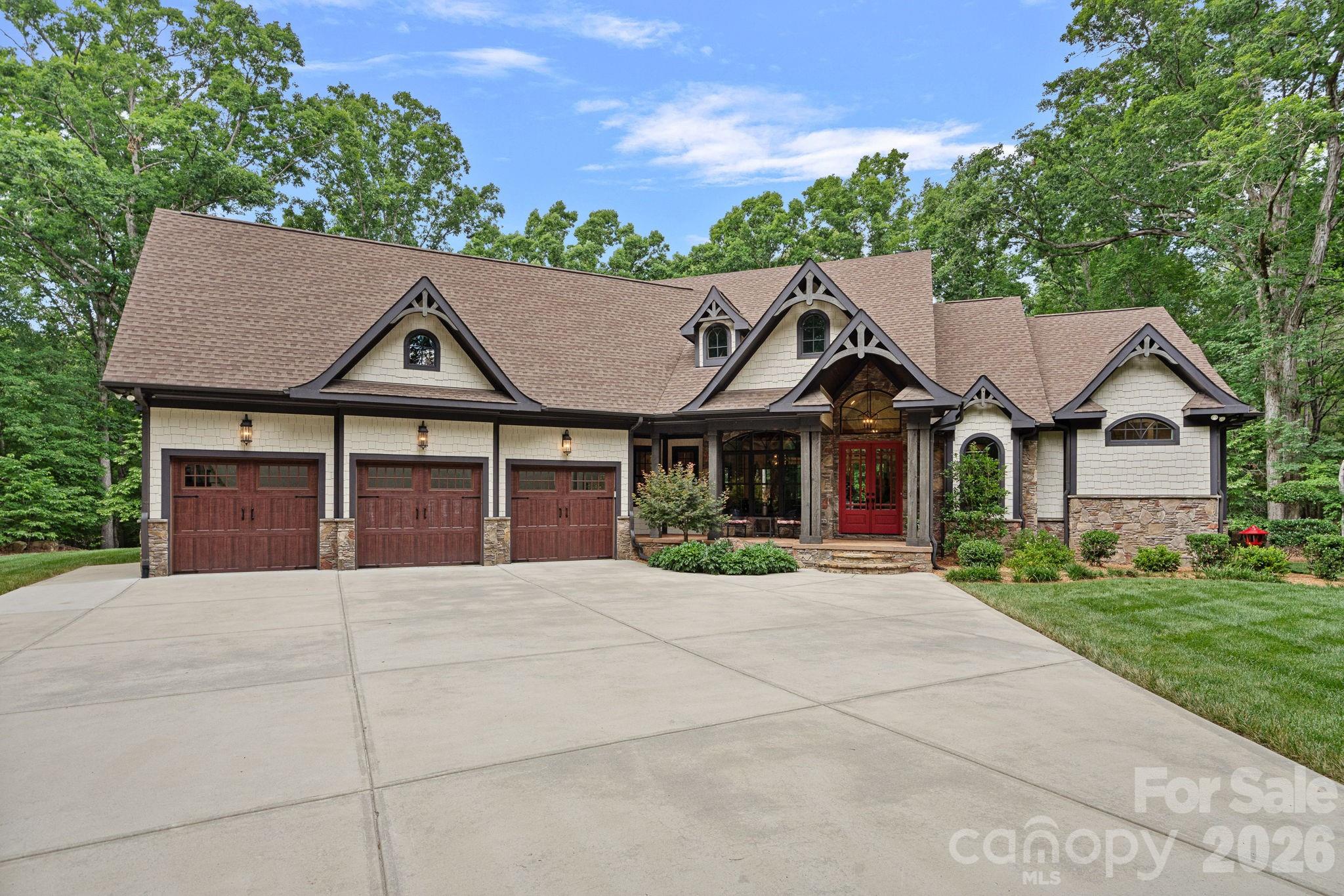 6808 Live Oaks Lane Property Photo 1