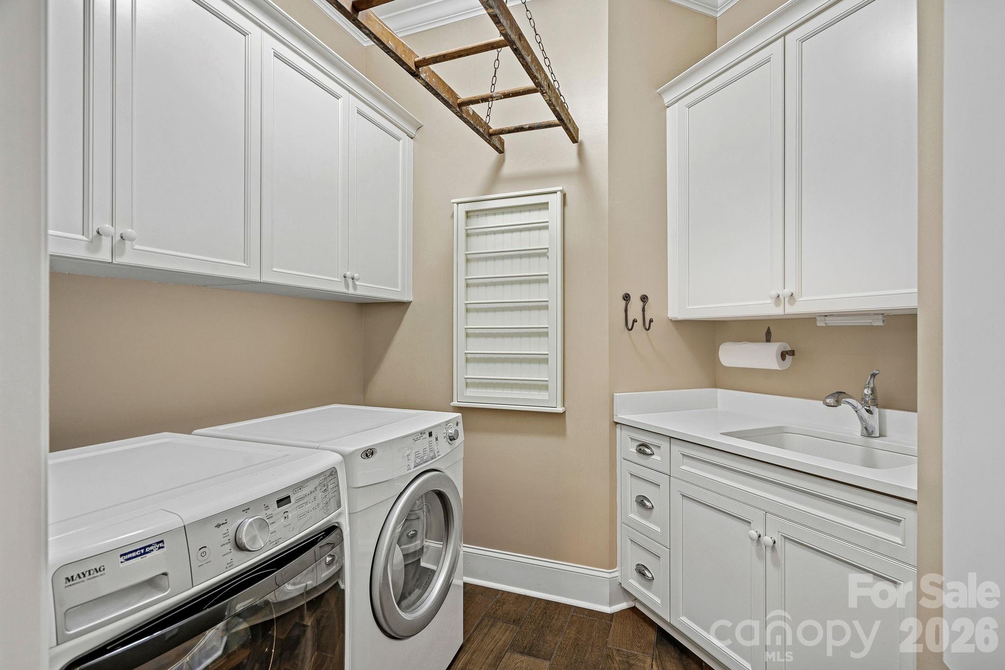 6808 Live Oaks Lane Property Photo 20