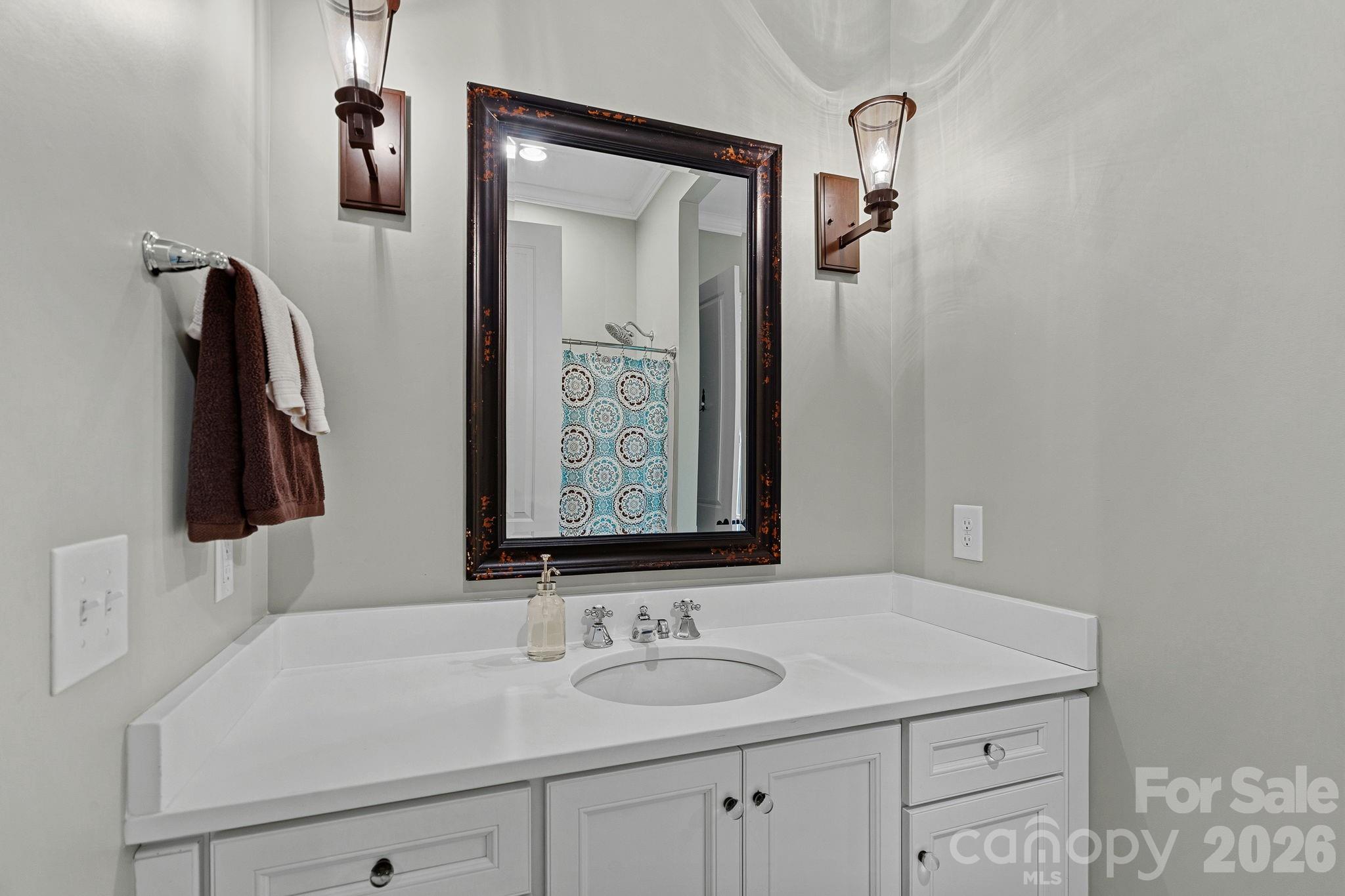 6808 Live Oaks Lane Property Photo 25