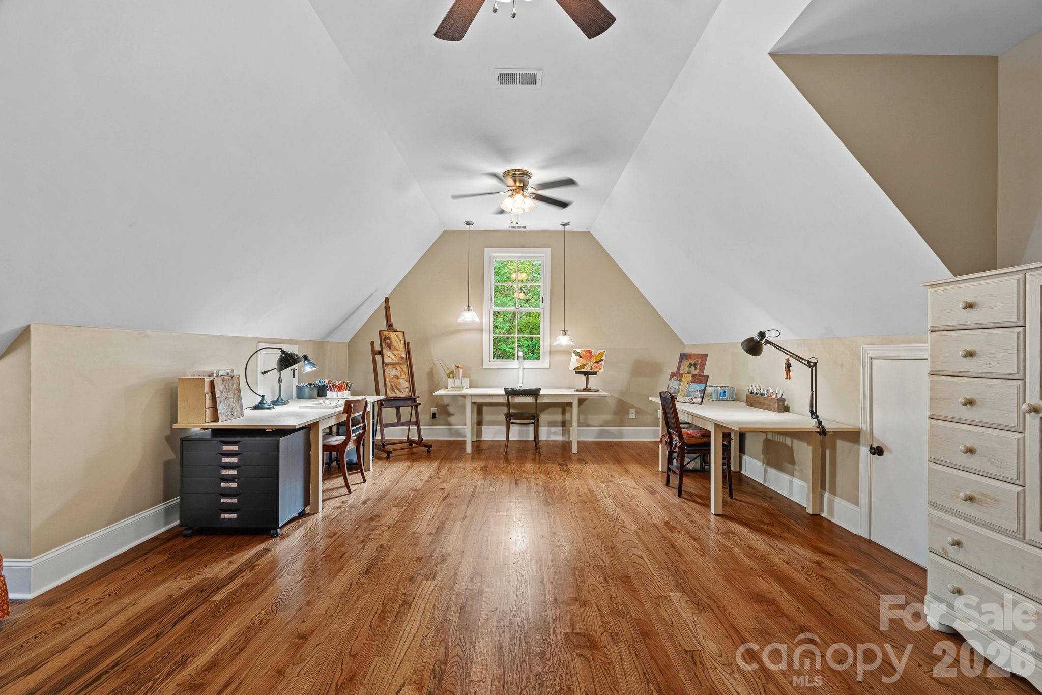 6808 Live Oaks Lane Property Photo 35