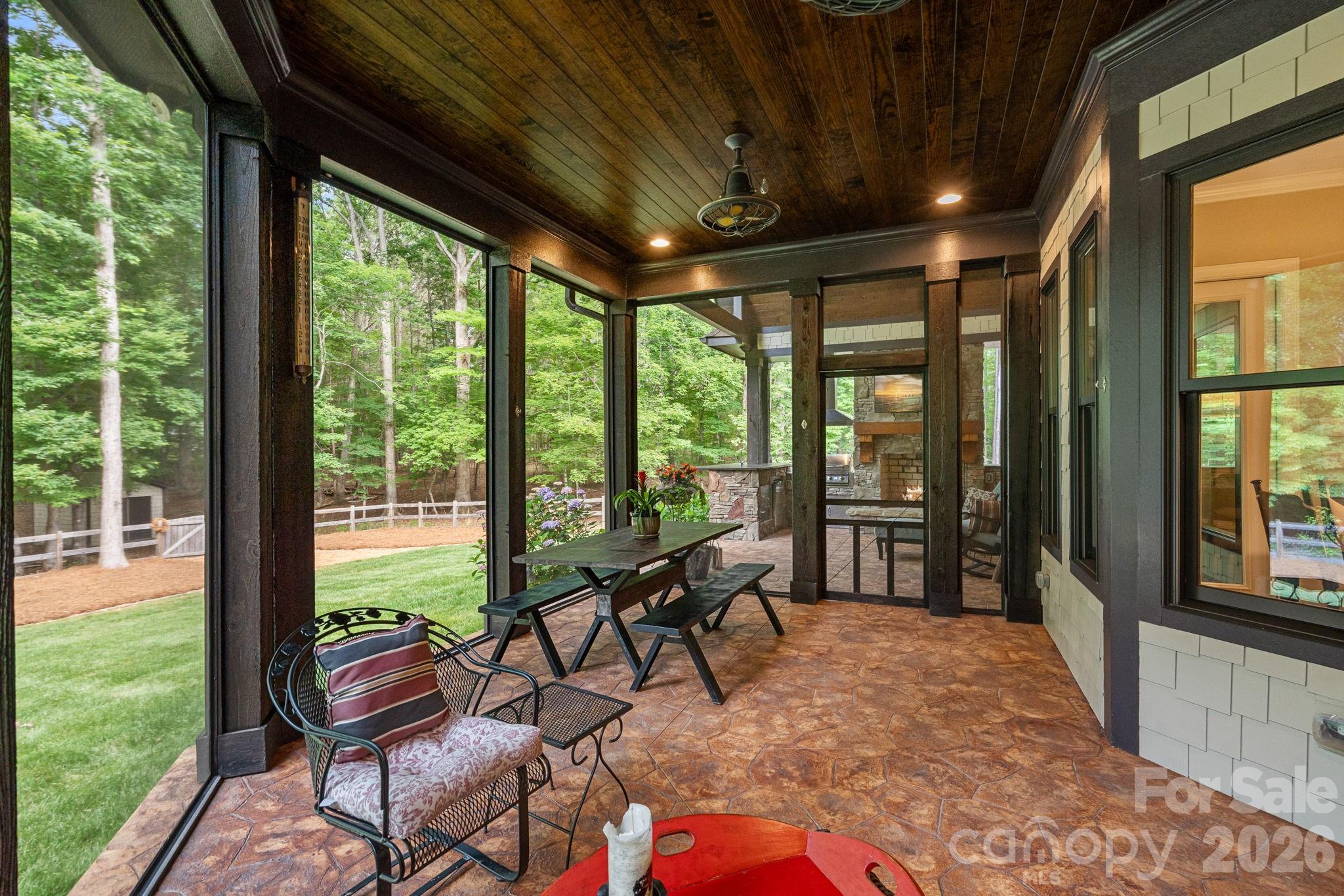 6808 Live Oaks Lane Property Photo 45