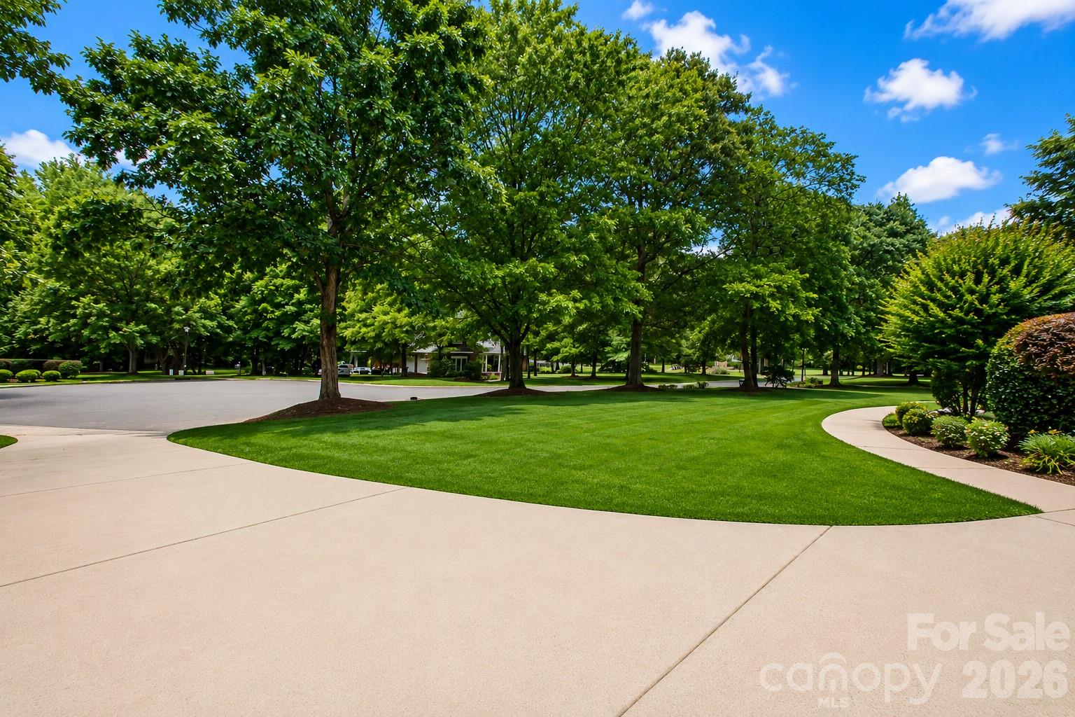 1015 Estate Lane Property Photo 7